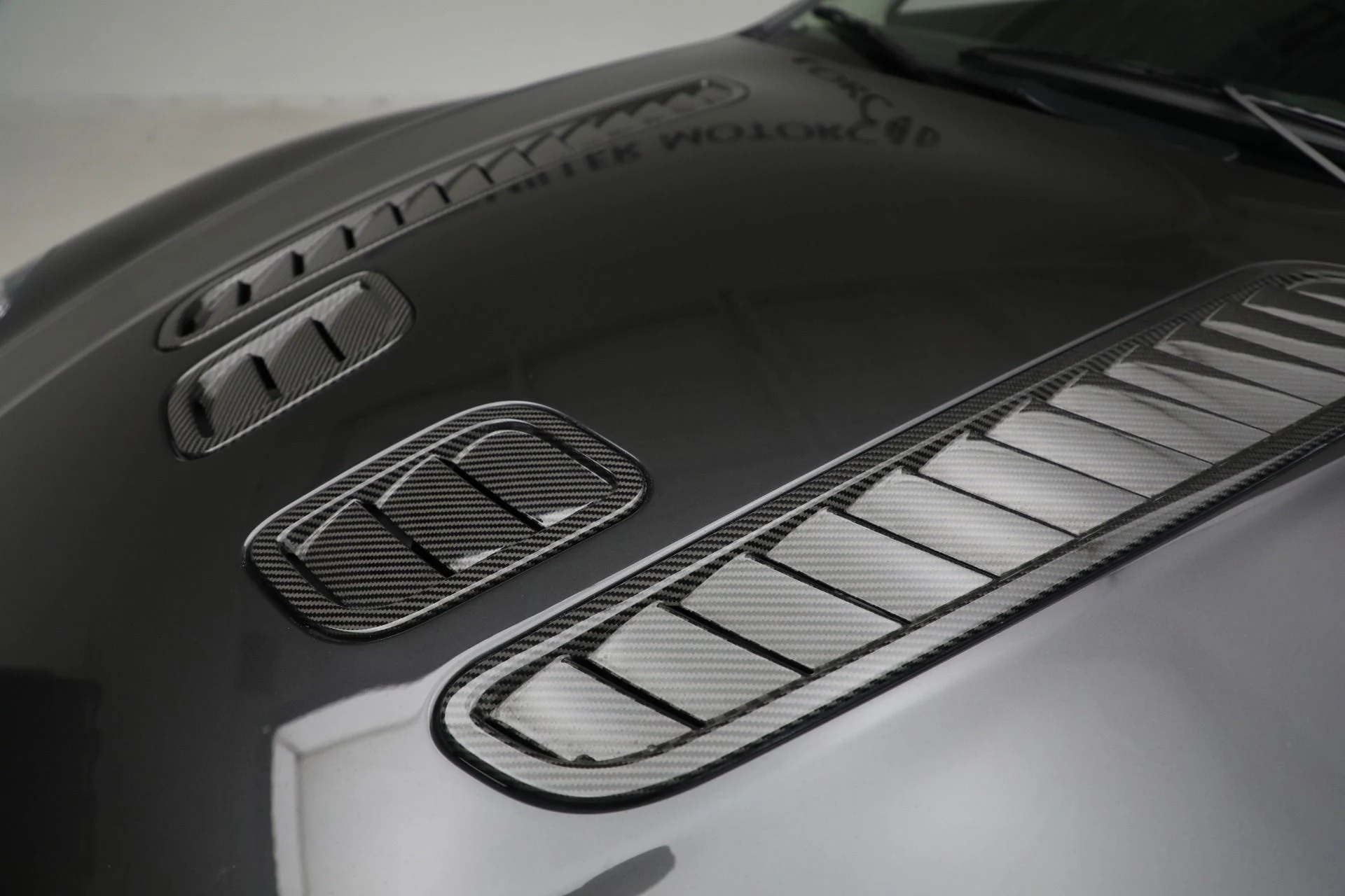 mph013_392103723_Used_2011_Aston_Martin_V12_Vantage_f4e793a208