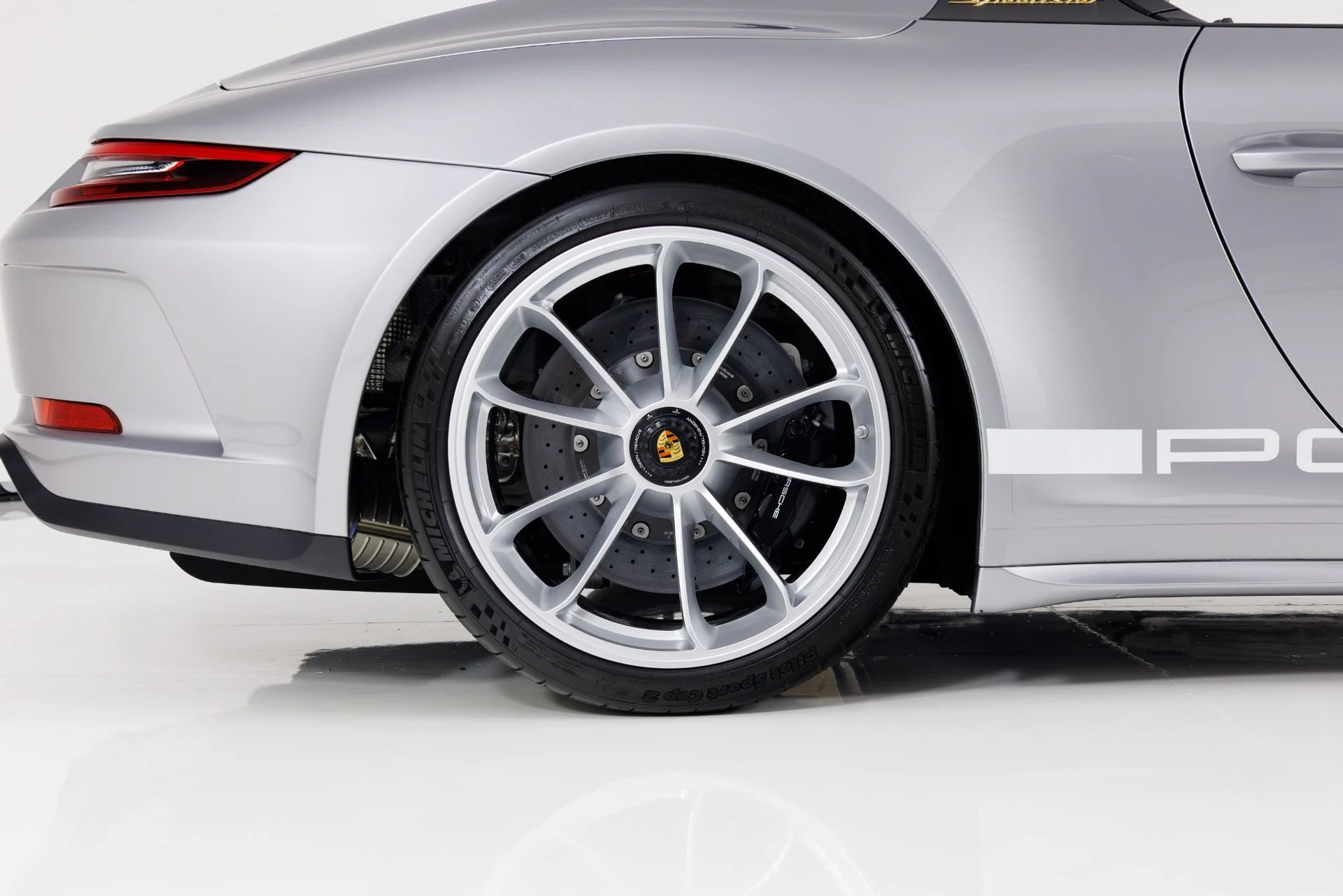 mph013_3922391328_Used_2019_Porsche_911_Speedster_1770313303_8a37be04a8