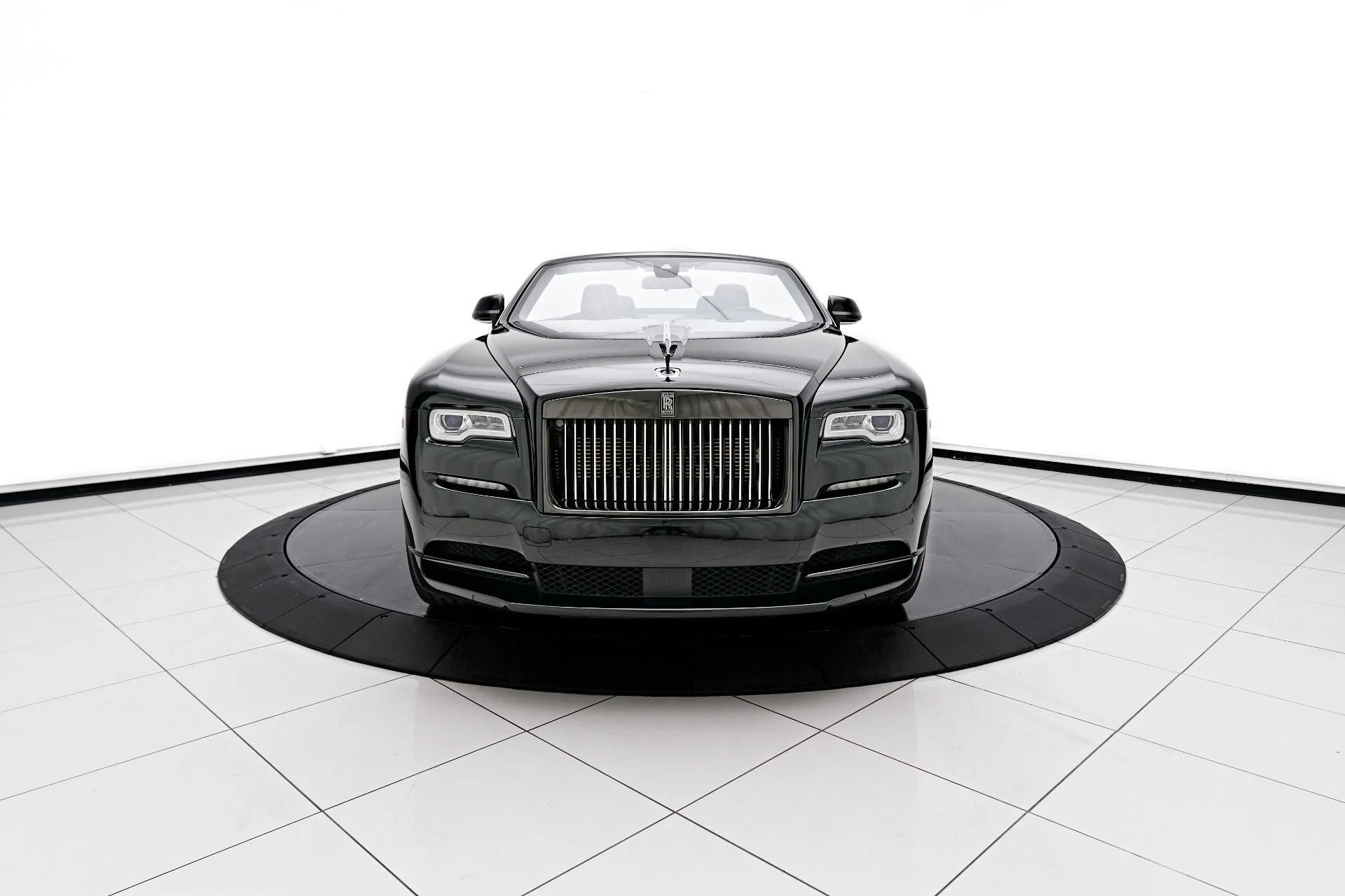 mph013_392756629_Used_2018_Rolls_Royce_Dawn_Base_1712097655_a2cffff675