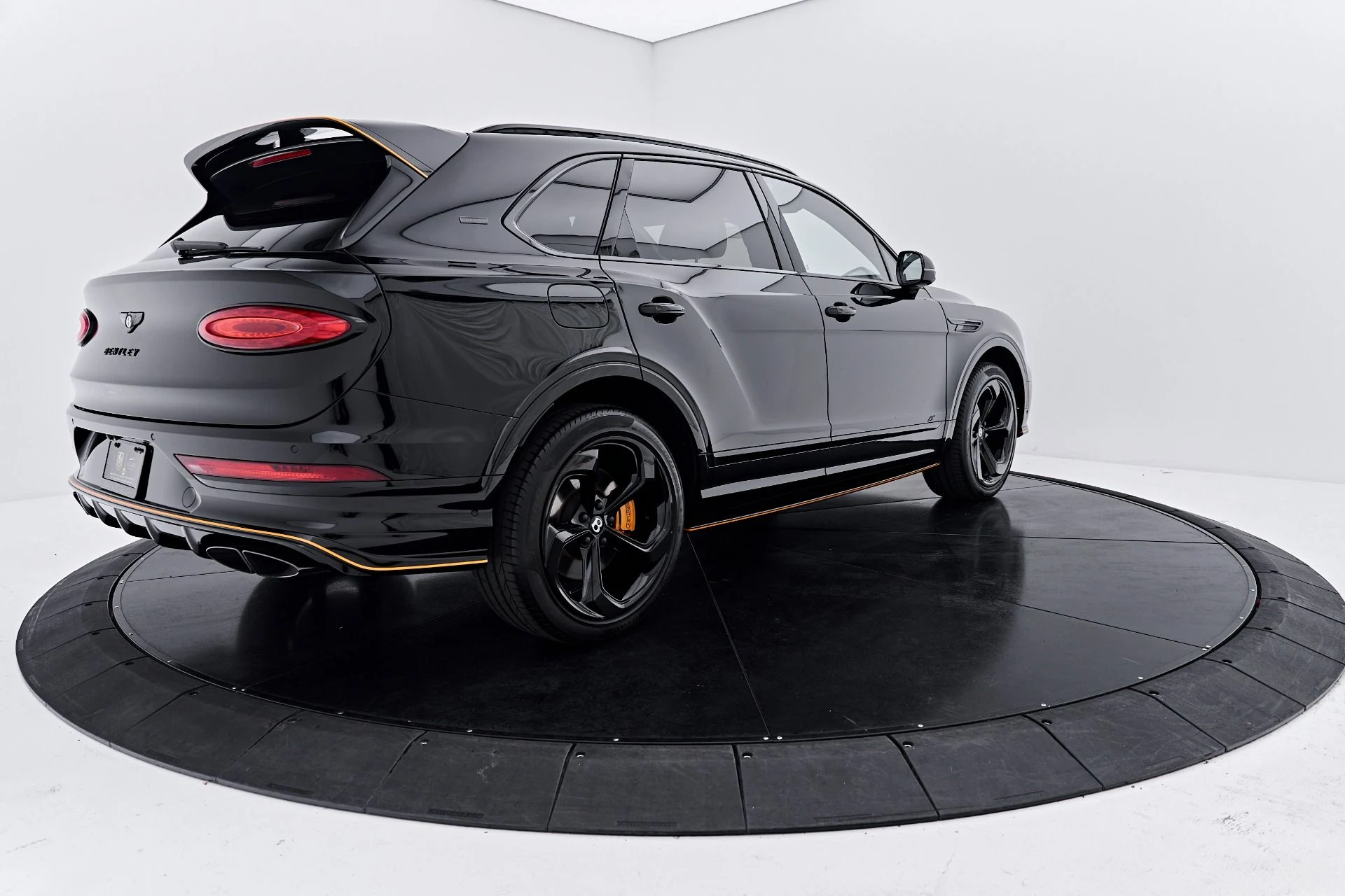 mph013_3928578501_Used_2025_Bentley_Bentayga_S_Black_Edition_1790644283_6cdf3a5dc3