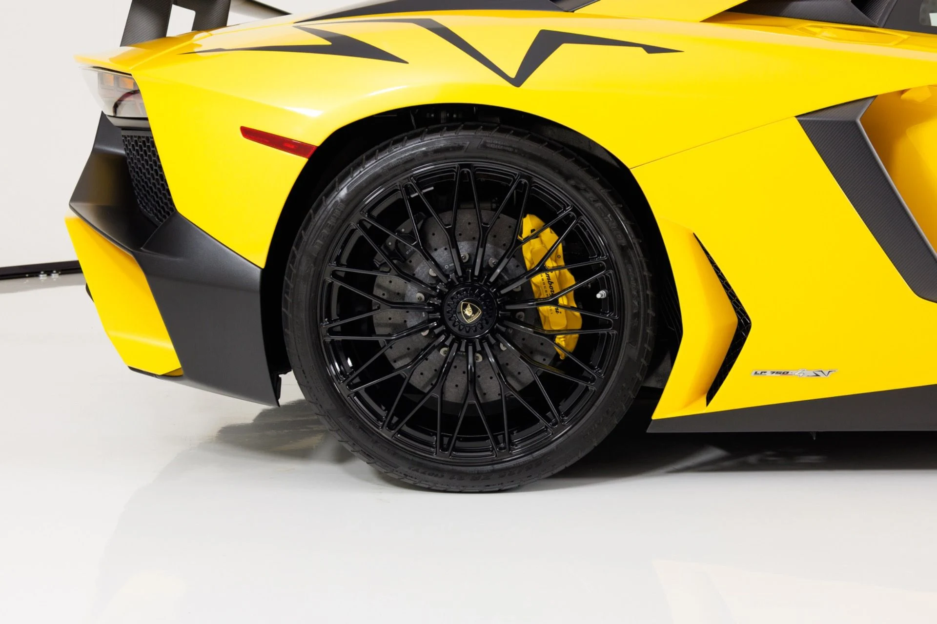 mph013_3932013183_Used_2016_Lamborghini_Aventador_LP_750_4_Superveloce_1785278593_91145a2515