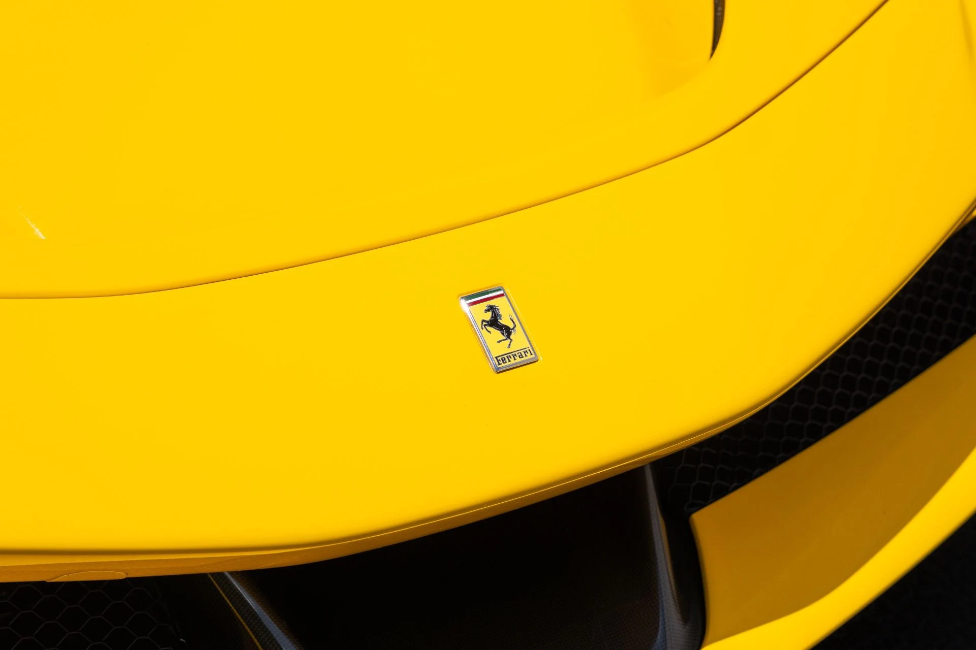 mph013_3935155266_Used_2021_Ferrari_SF_90_Stradale_1779339411_0f5c828f1c