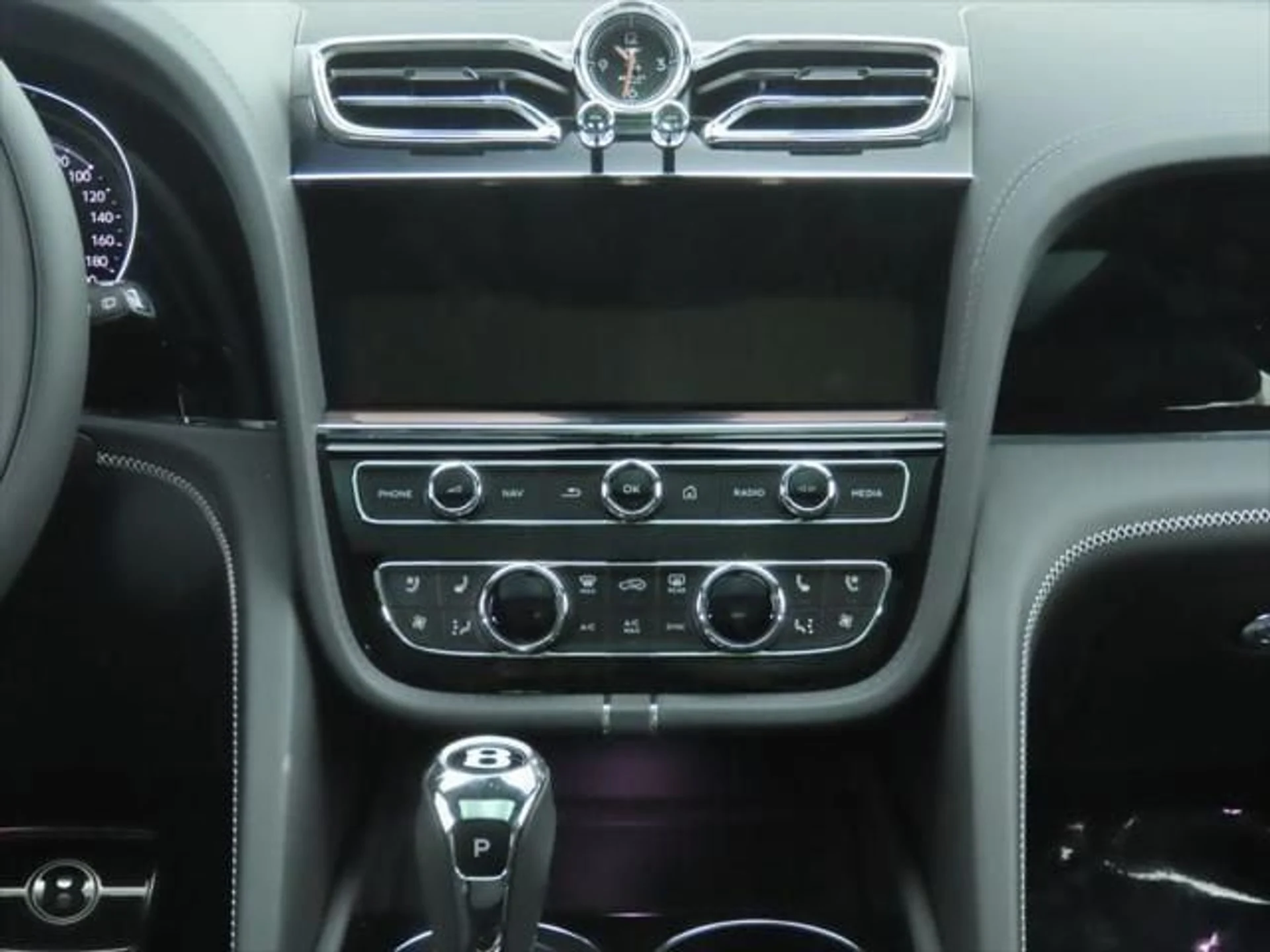 mph013_3937458937_new_2025_bentley_bentayga_8119_22803697_14_640_c976c4ca22