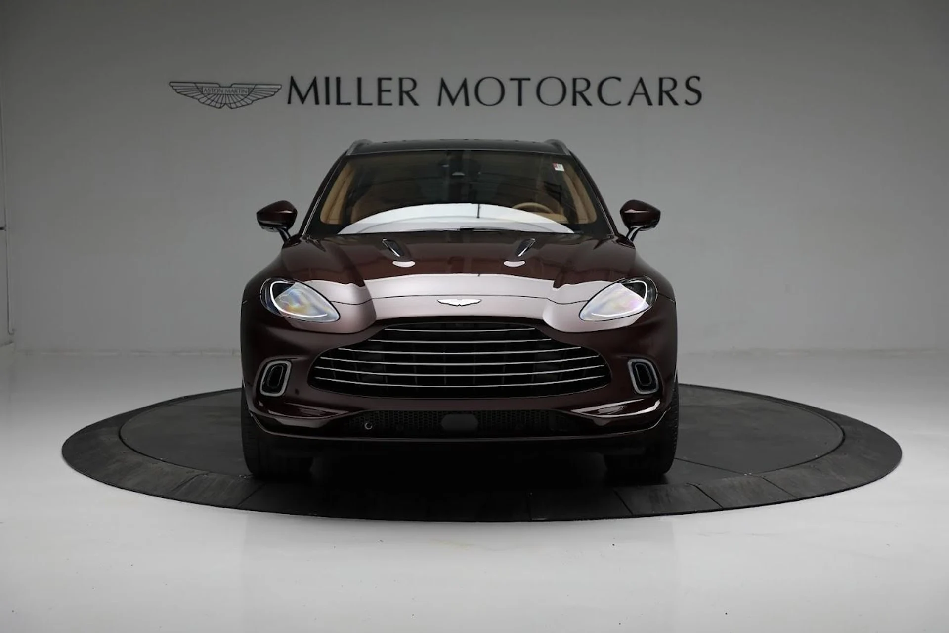 mph013_3946668764_Used_2022_Aston_Martin_DBX_0c97e23eb6