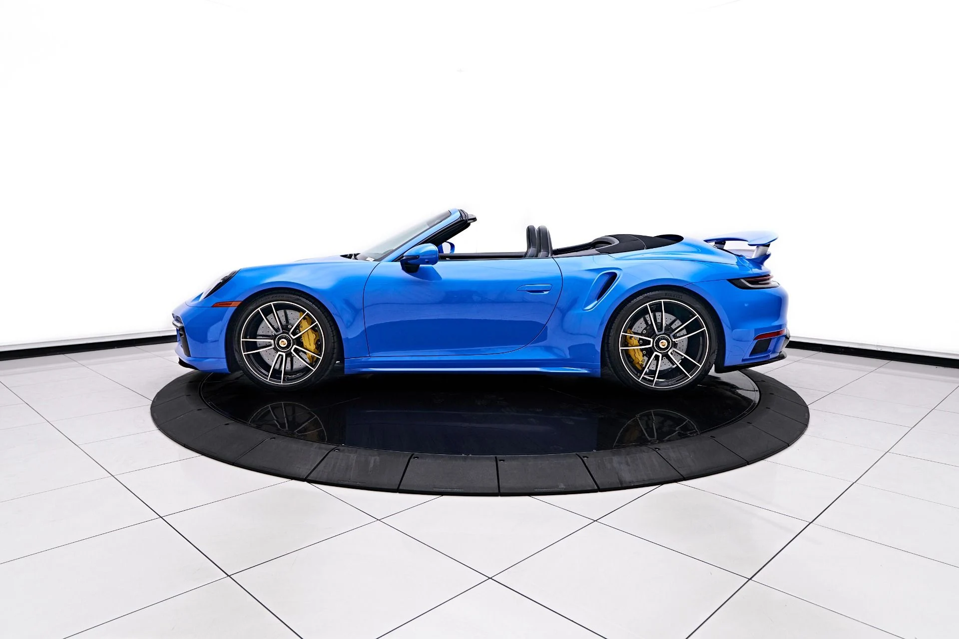 mph013_396688665_Used_2023_Porsche_911_Turbo_S_1755219386_e2f60d0536