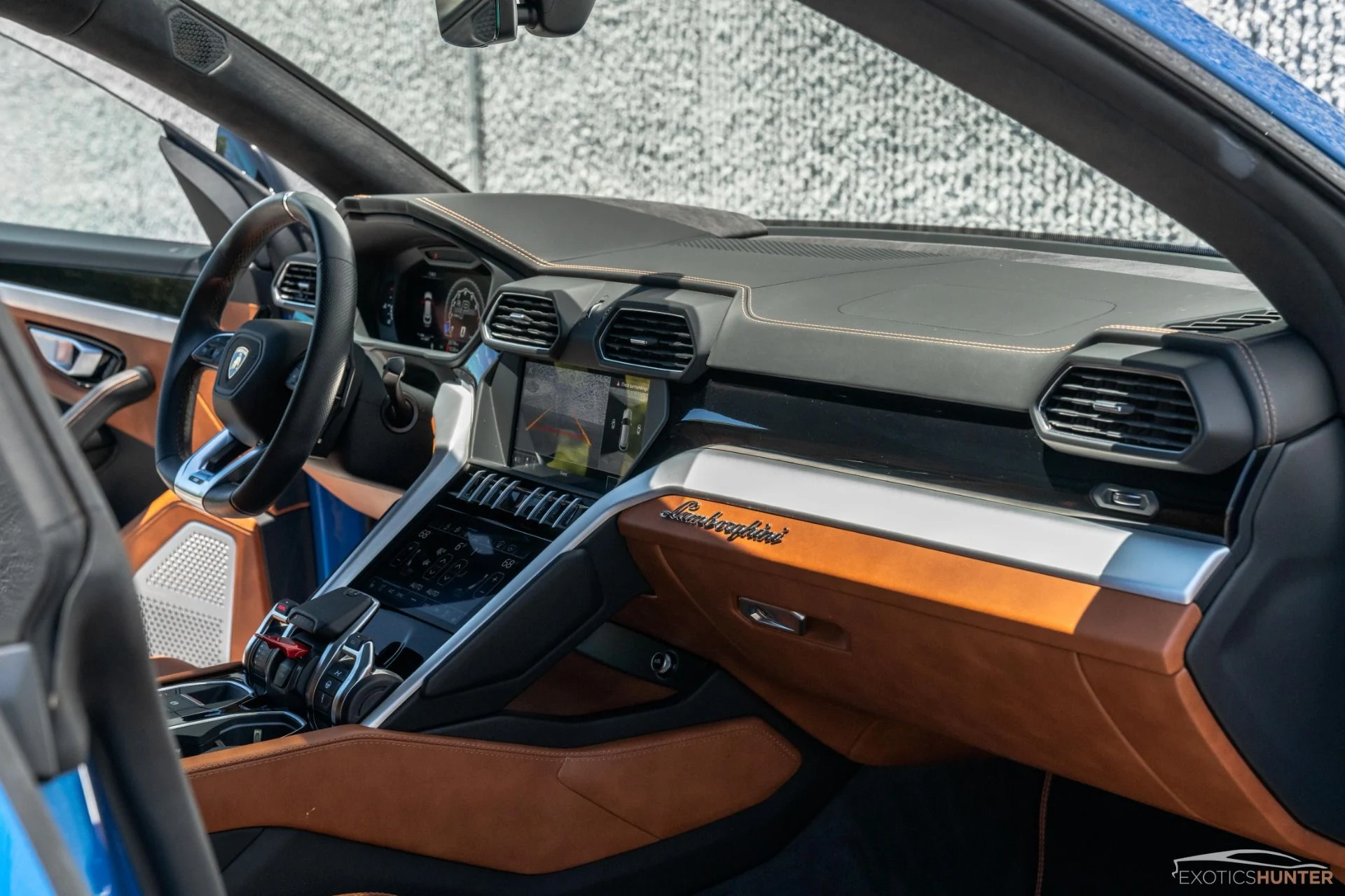 mph013_3971001_Used_2019_Lamborghini_Urus_HIGH_266_K_Sticker_w_EVERY_Desirable_Option_1683572182_b774c5e10b