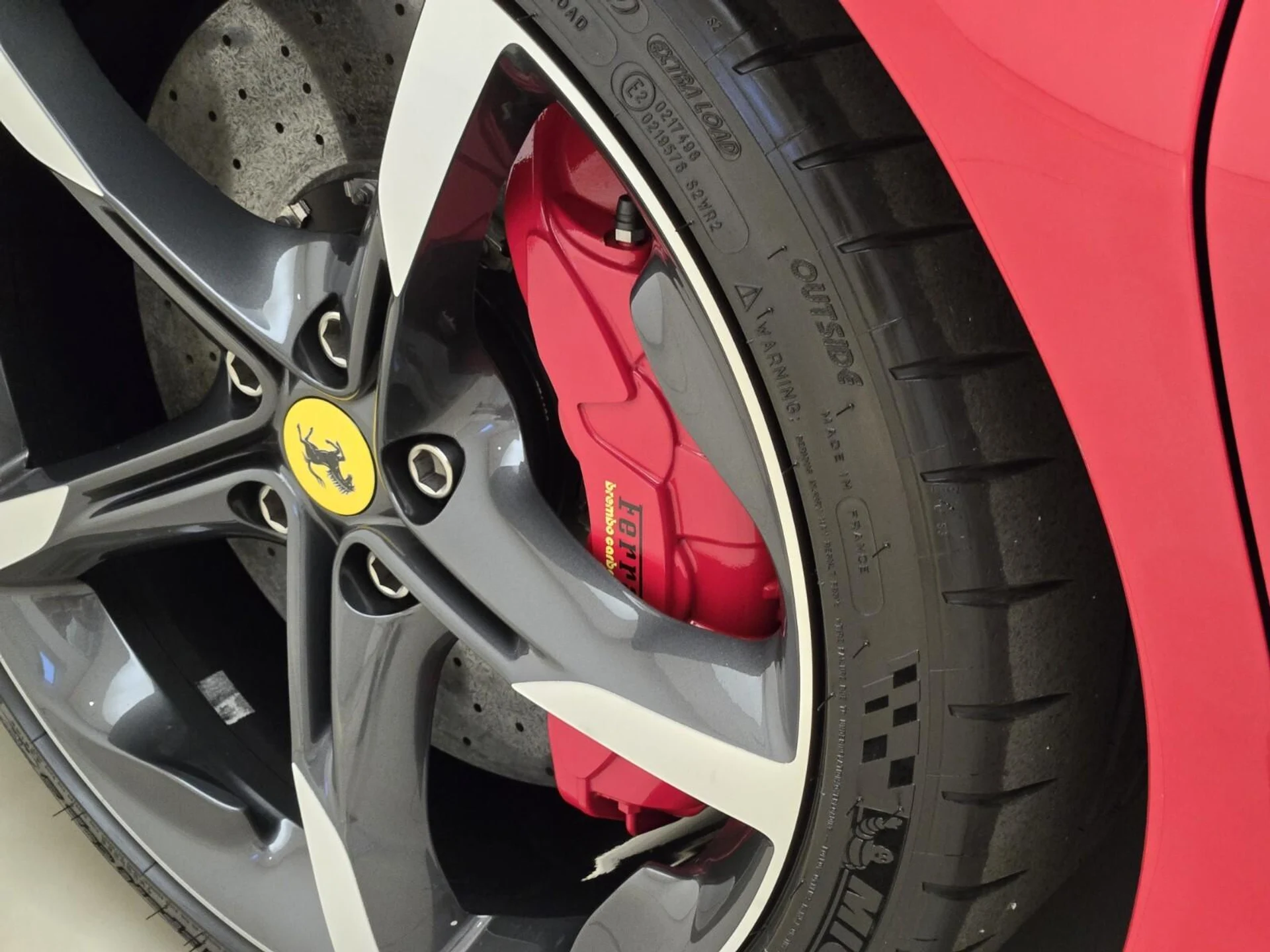 mph013_3976595995_Used_2021_Ferrari_SF_90_Stradale_1762500892_3f5da90d82