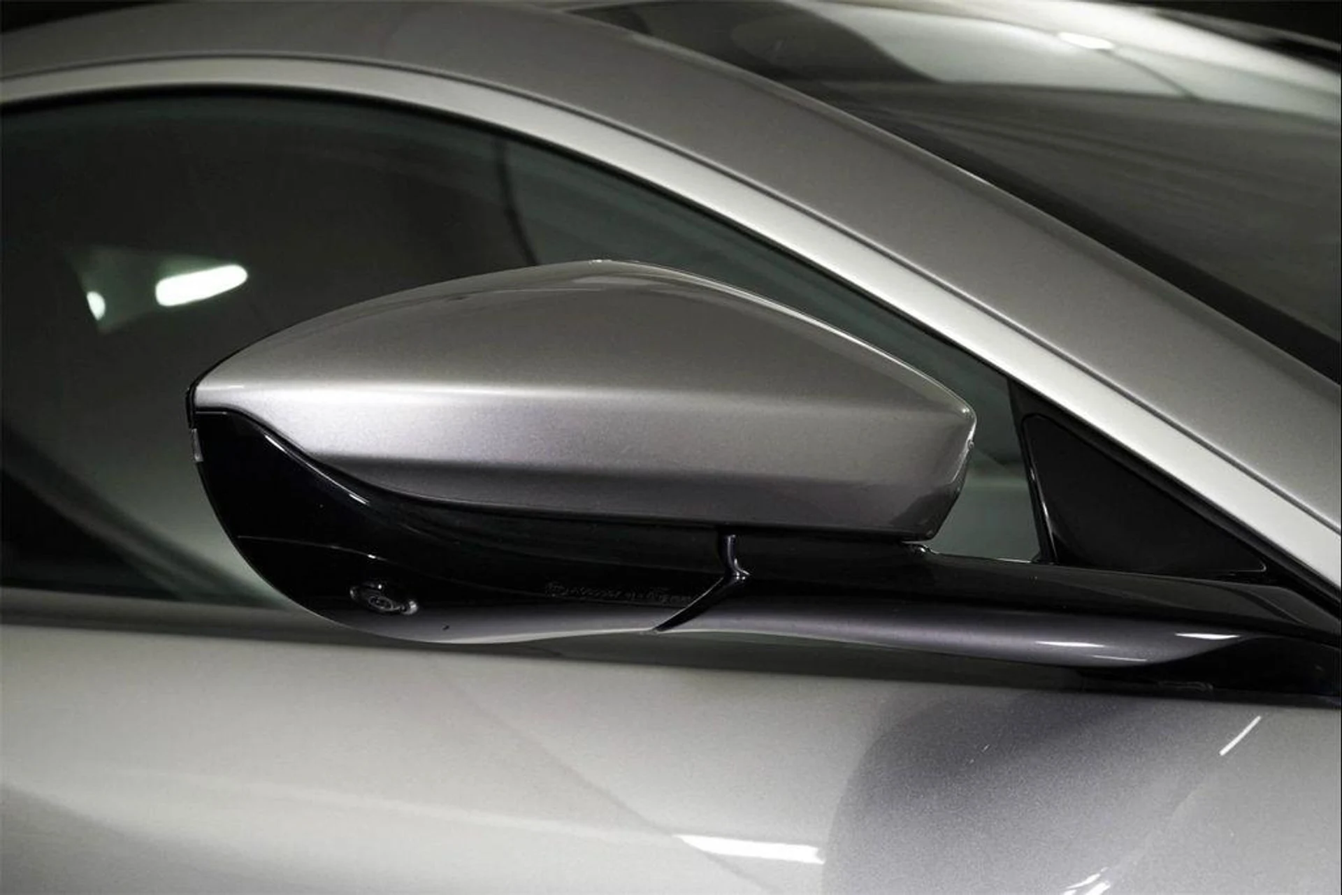 mph013_3994577730_vytb_C4r2_VWI_Iyy_Qjk_Bi_Xd_Tp_Nb_Y_919e2268f6