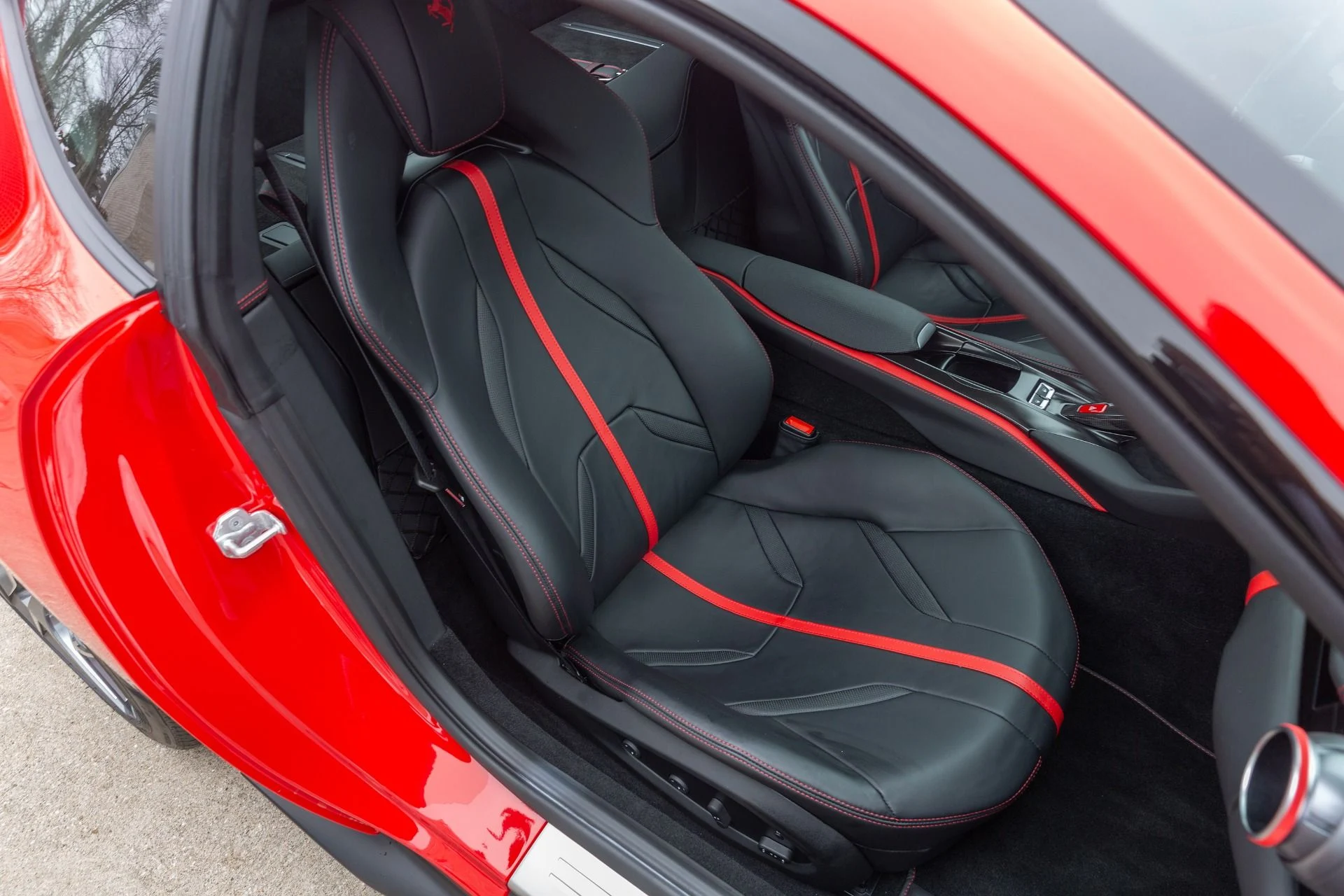 mph013_4002786701_Used_2020_Ferrari_812_Superfast_1765217611_8baa130992