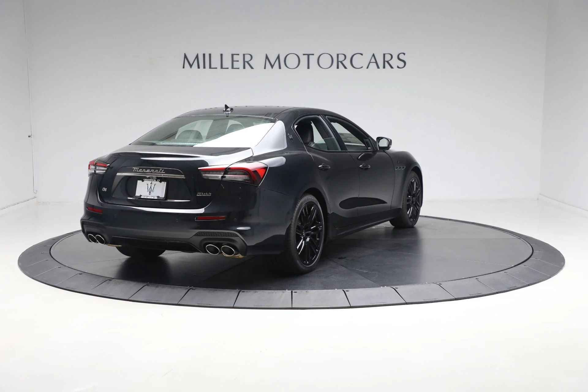 mph013_4007544848_New_2024_Maserati_Ghibli_Modena_Ultima_Q4_3d28e53216