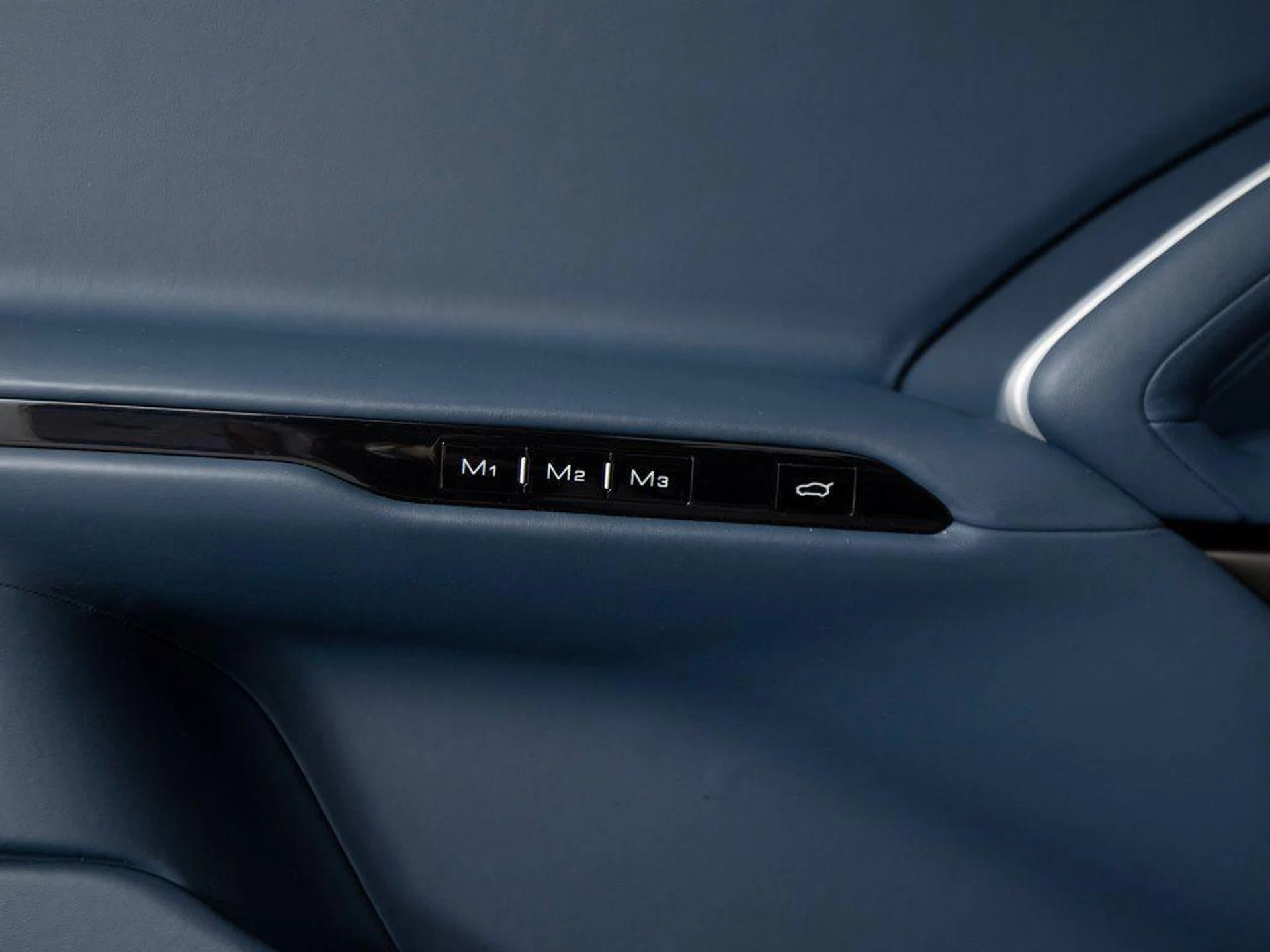 mph013_4009527635_HO_2b_Am8my_I_Vrwh_P_Ro3_N8_R4qf_P_I_5851834d8e