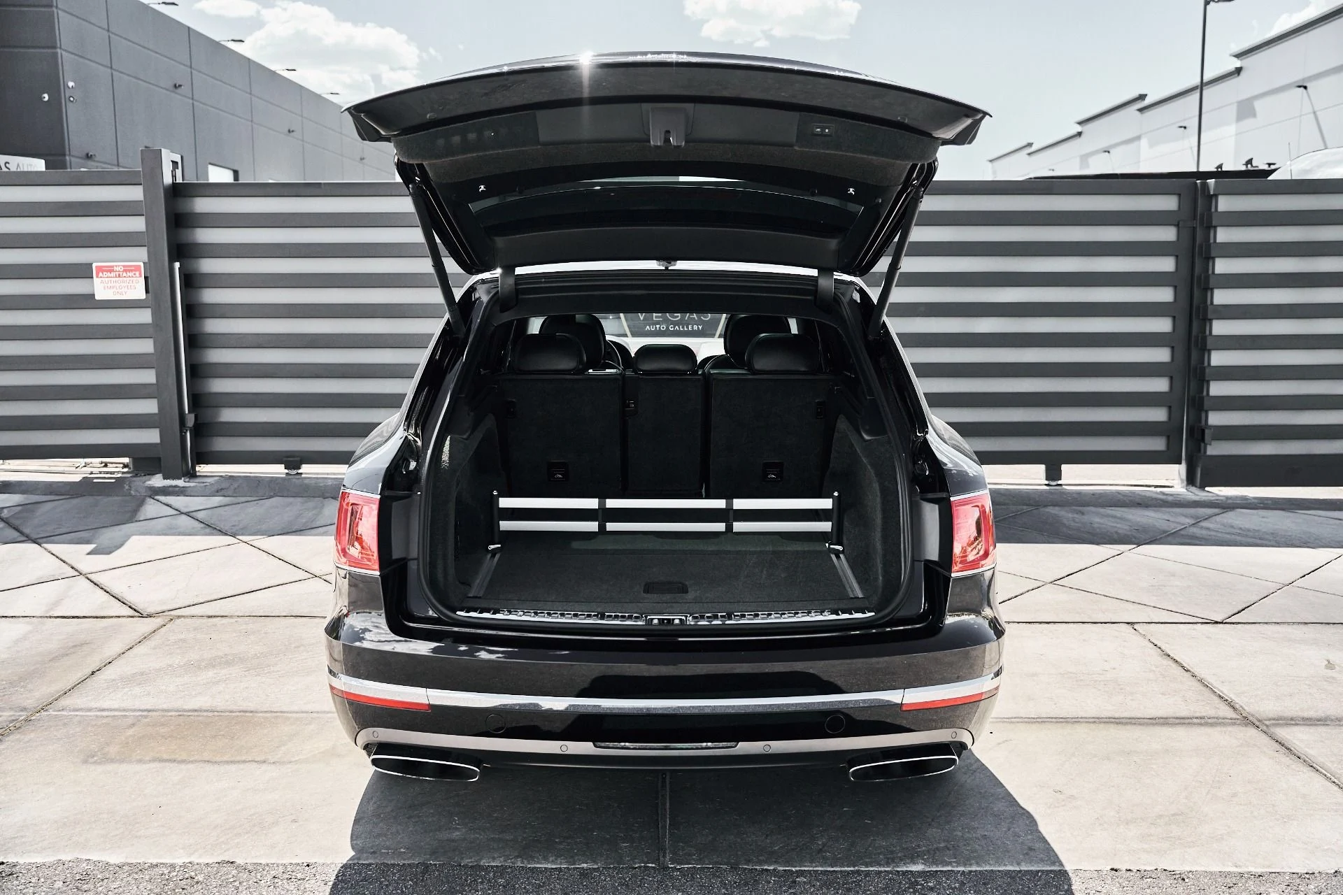 mph013_4017005517_Used_2017_Bentley_Bentayga_W12_1781373065_54bf017673