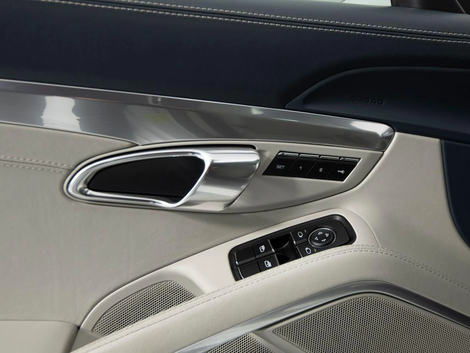 mph013_4022807281_M5_L_Pwh_G5w_Dy_Q858_Pke_C4_D_Lotmi_U_850023a317