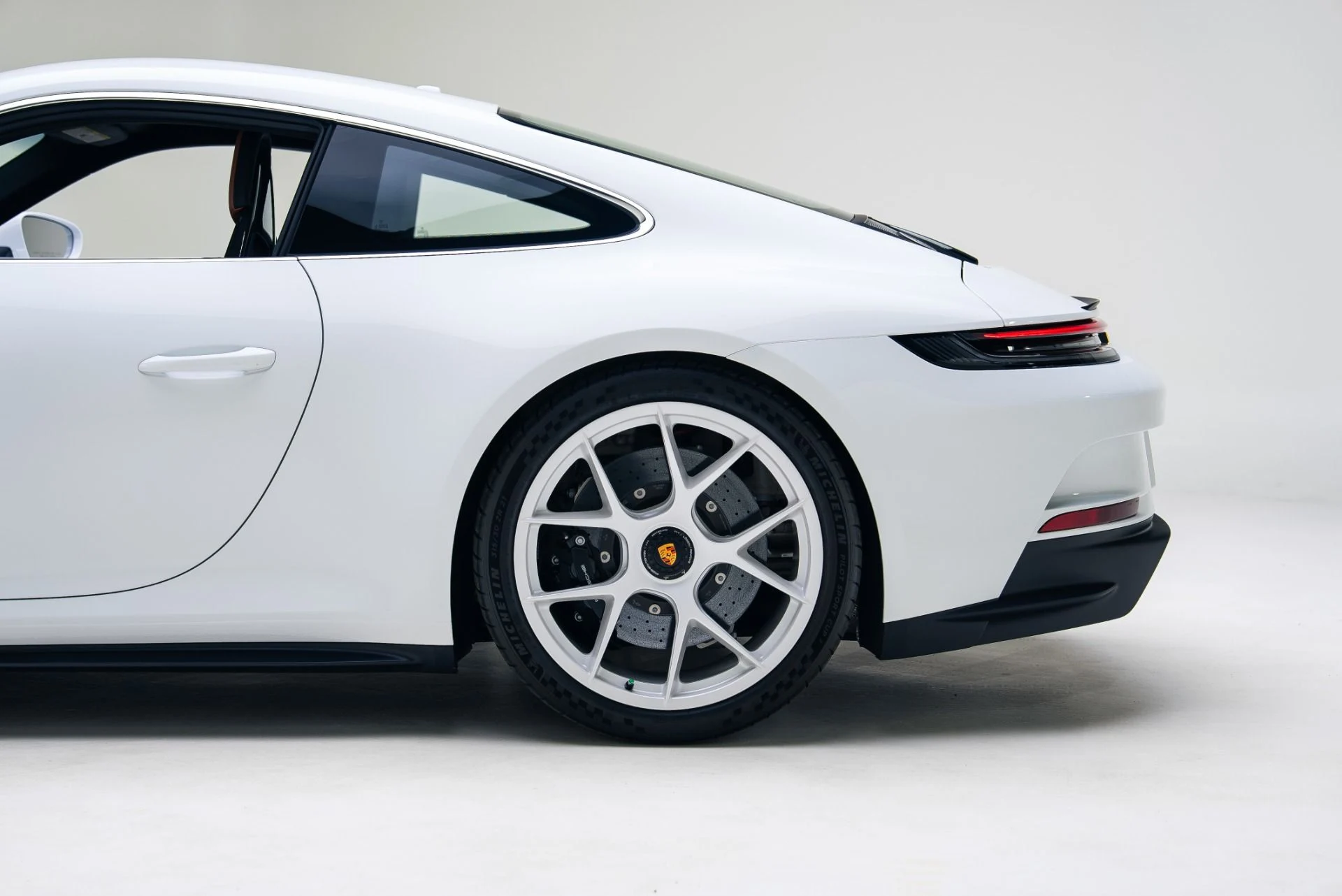 mph013_4024972341_Used_2024_Porsche_911_ST_1767635703_38a5203bad