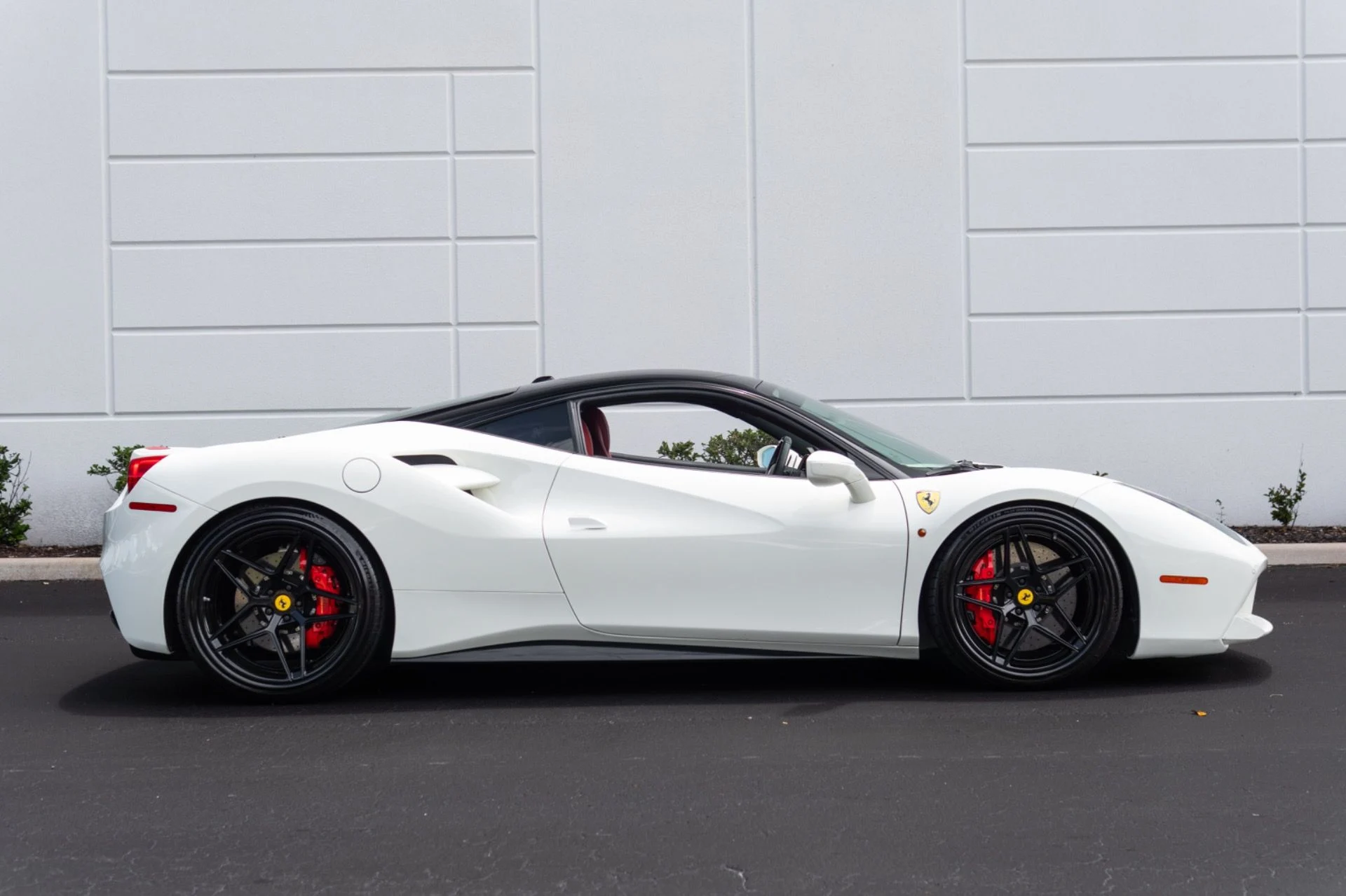 mph013_4026233266_Used_2016_Ferrari_488_GTB_1777085504_d851bcf352