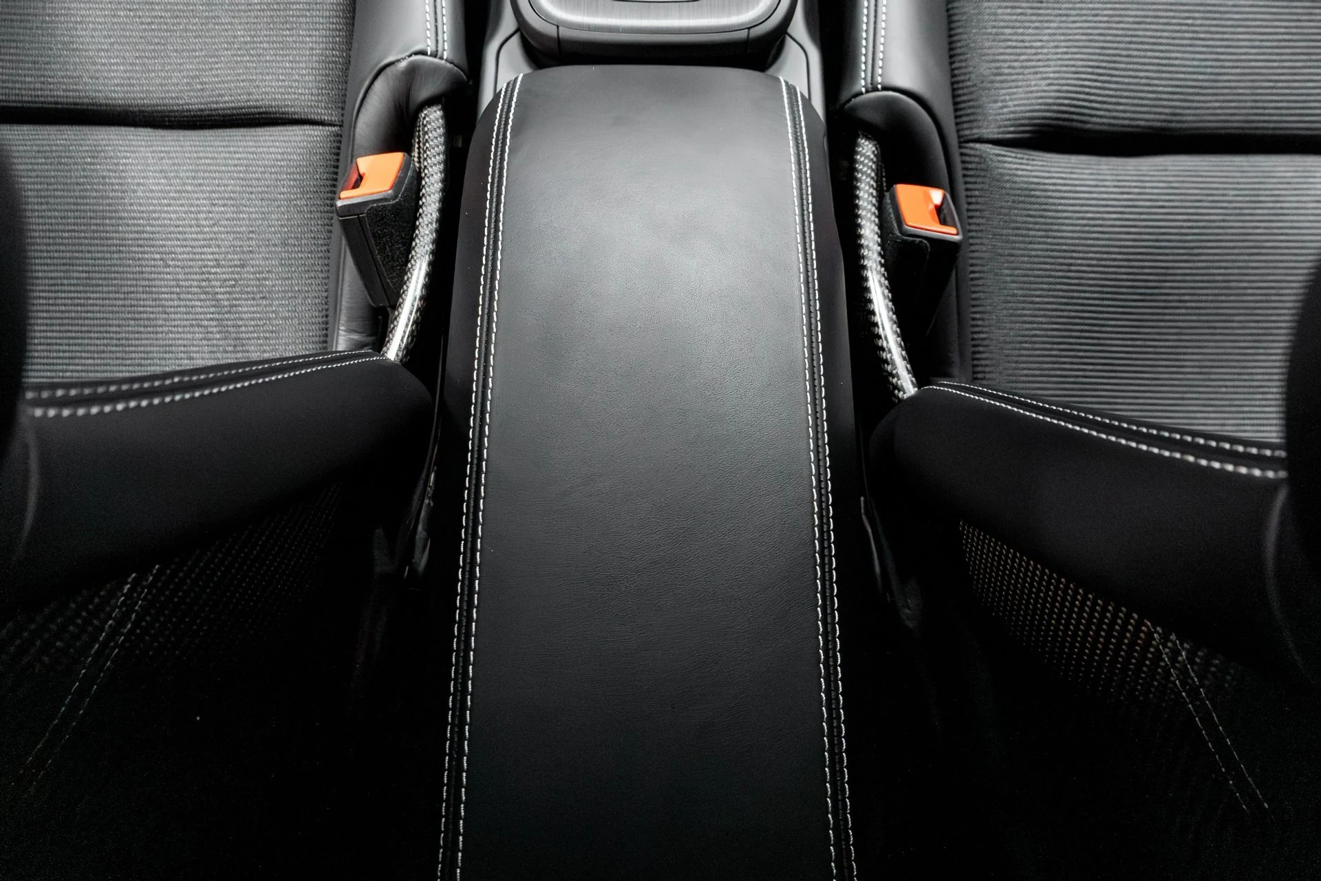 mph013_4027730114_Used_2024_Porsche_911_GT_3_Touring_1770958788_1edfecb06f