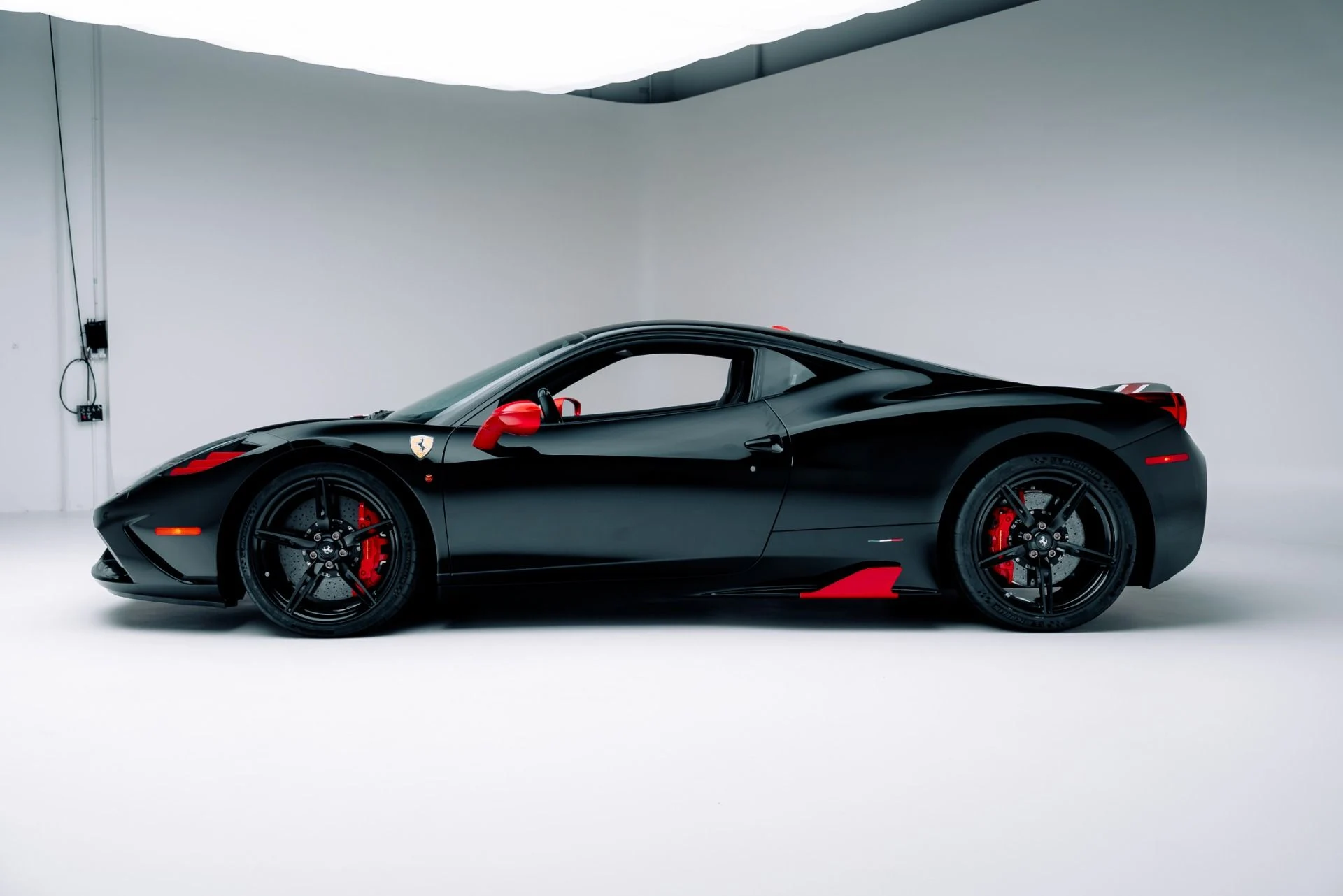 mph013_4027881749_Used_2015_Ferrari_458_Speciale_1763680204_0edf5b326e