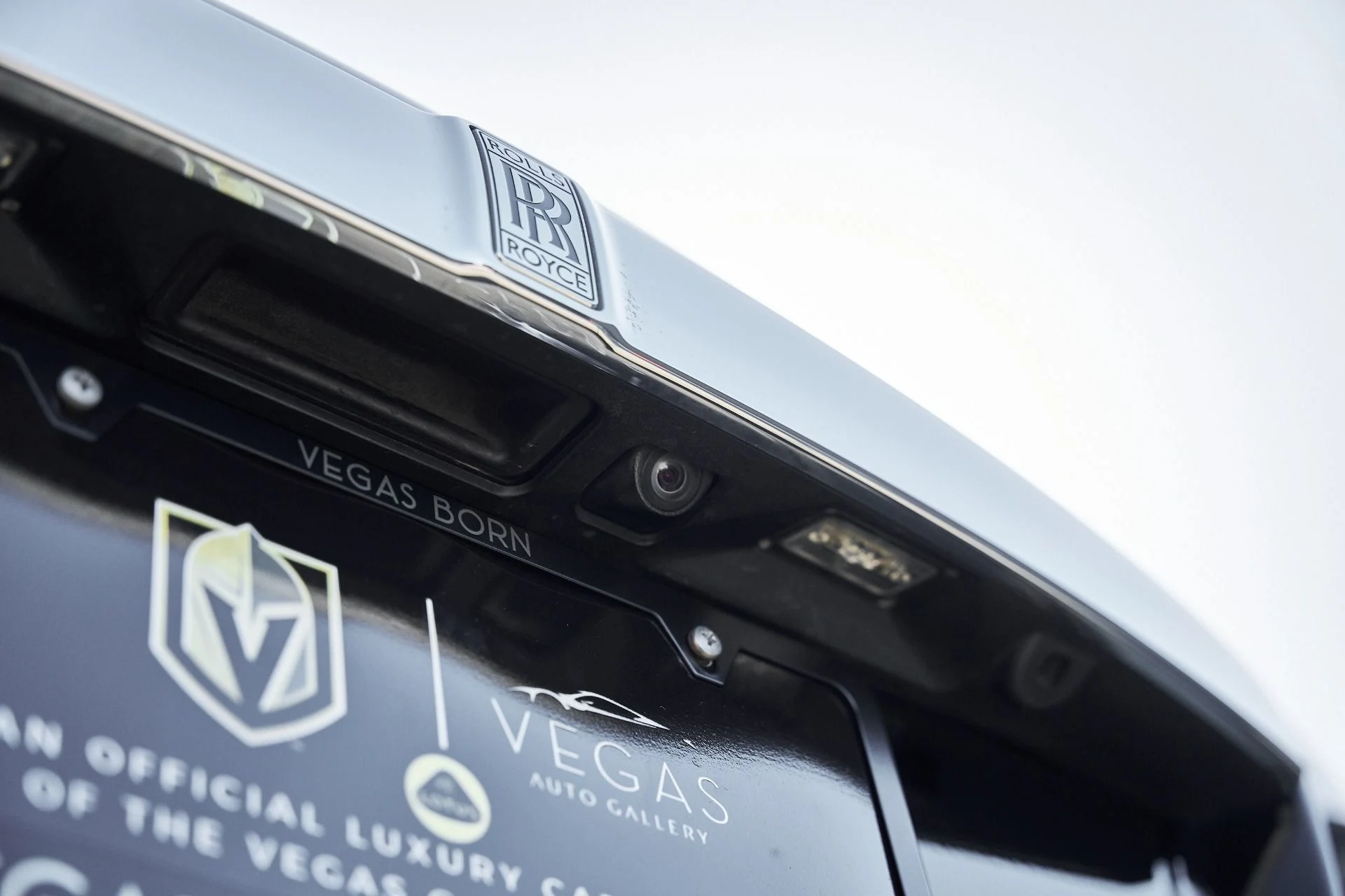 mph013_4028368386_Used_2016_Rolls_Royce_Dawn_Base_1770086690_1234a5b15b