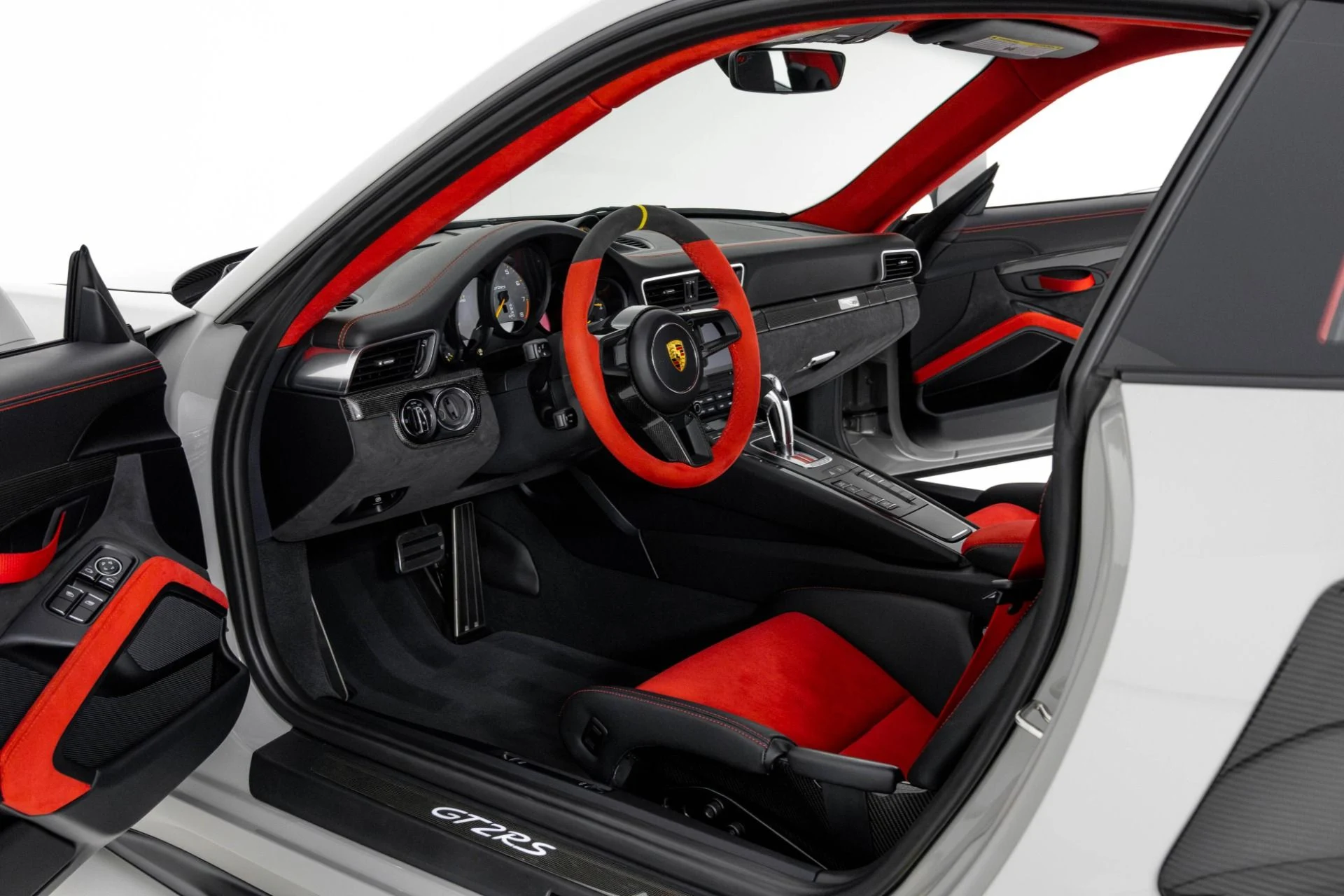 mph013_4030017931_Used_2018_Porsche_911_GT_2_RS_1762984466_2a71a2c410