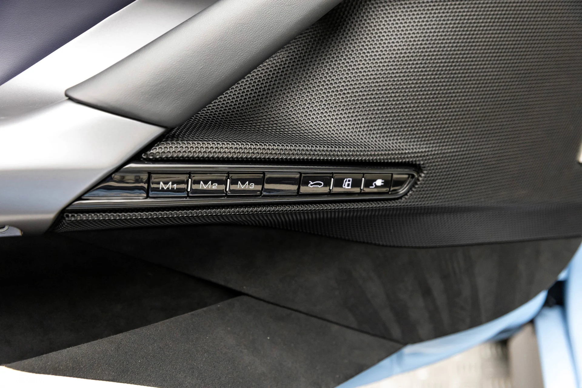 mph013_4036138102_dab1721d199e477680e178379120c102_9e301b1ff9