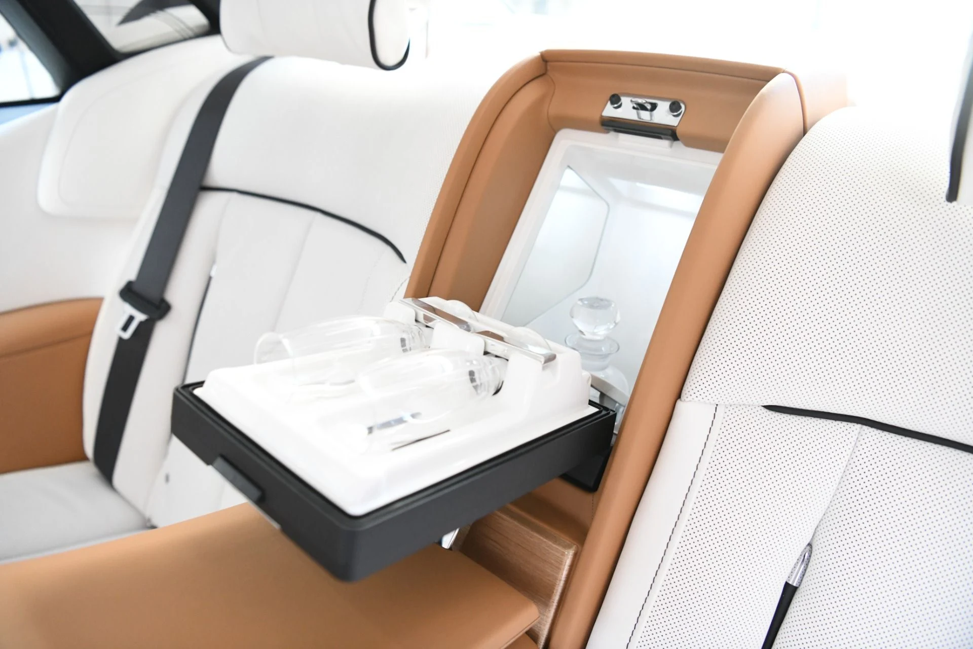 mph013_4039191283_10708_p15_l_0ef18d82fe