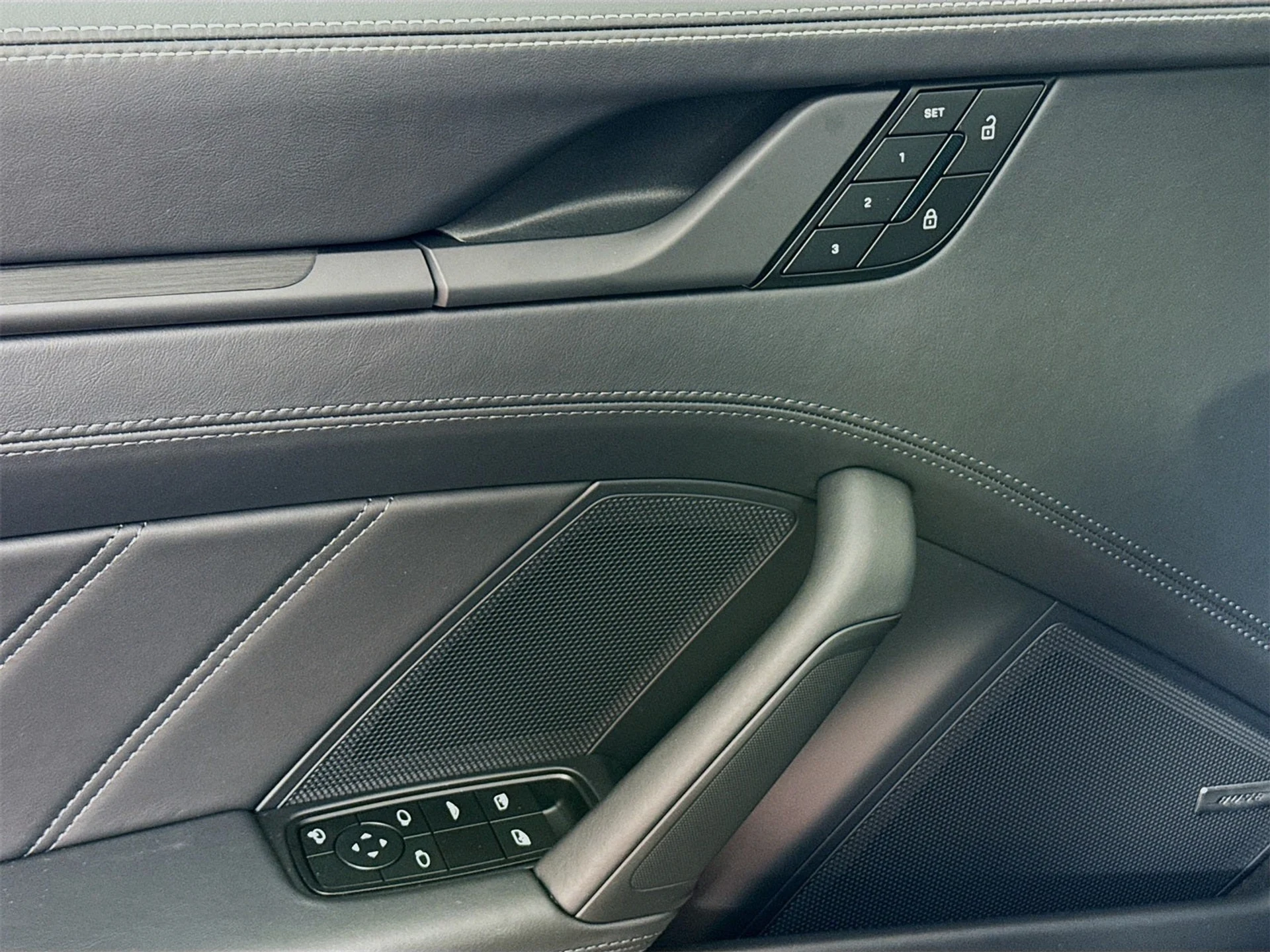 mph013_4041708856_14_d60a4abee7