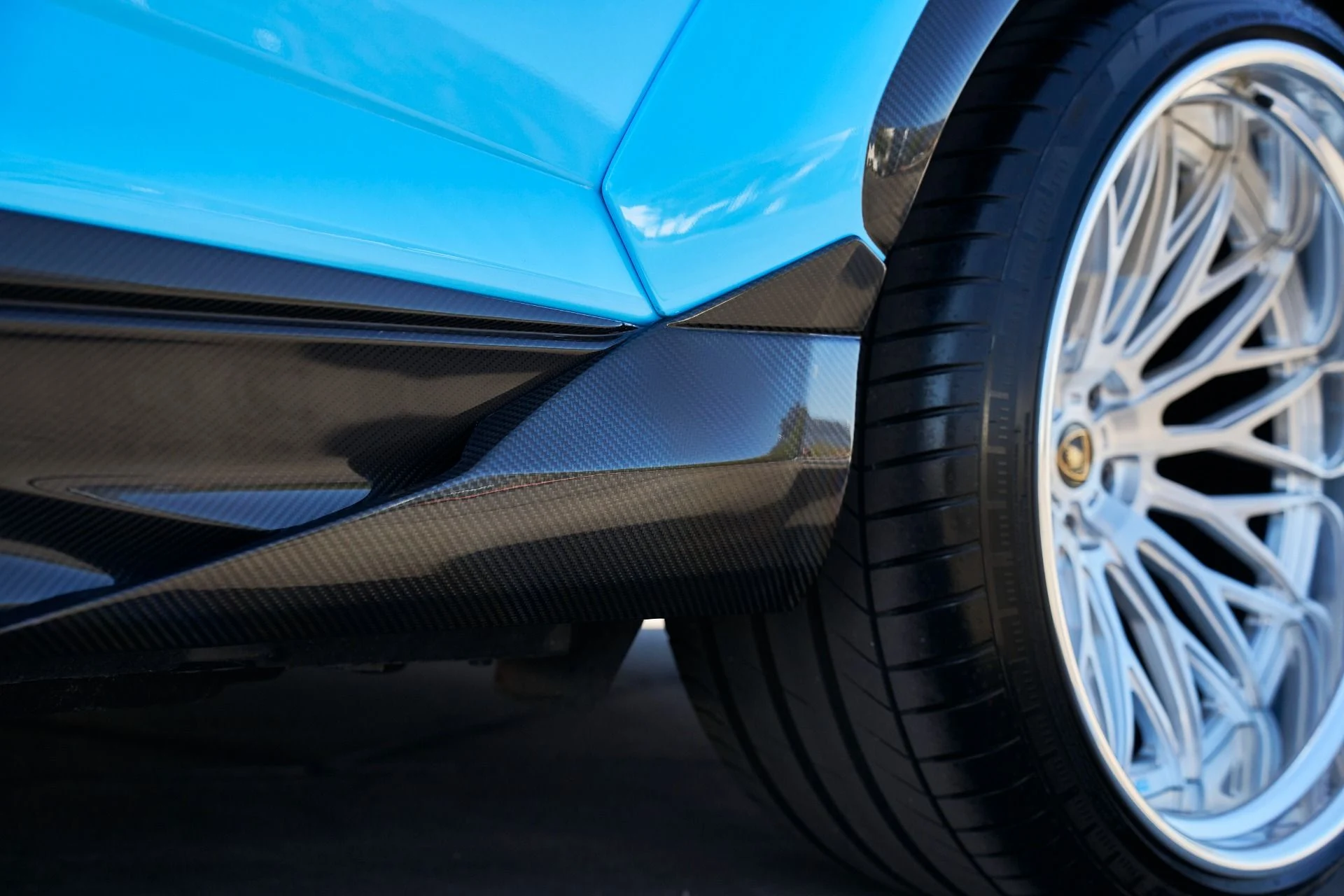 mph013_4042478556_Used_2024_Lamborghini_Urus_Performante_1764957582_64ea829a60