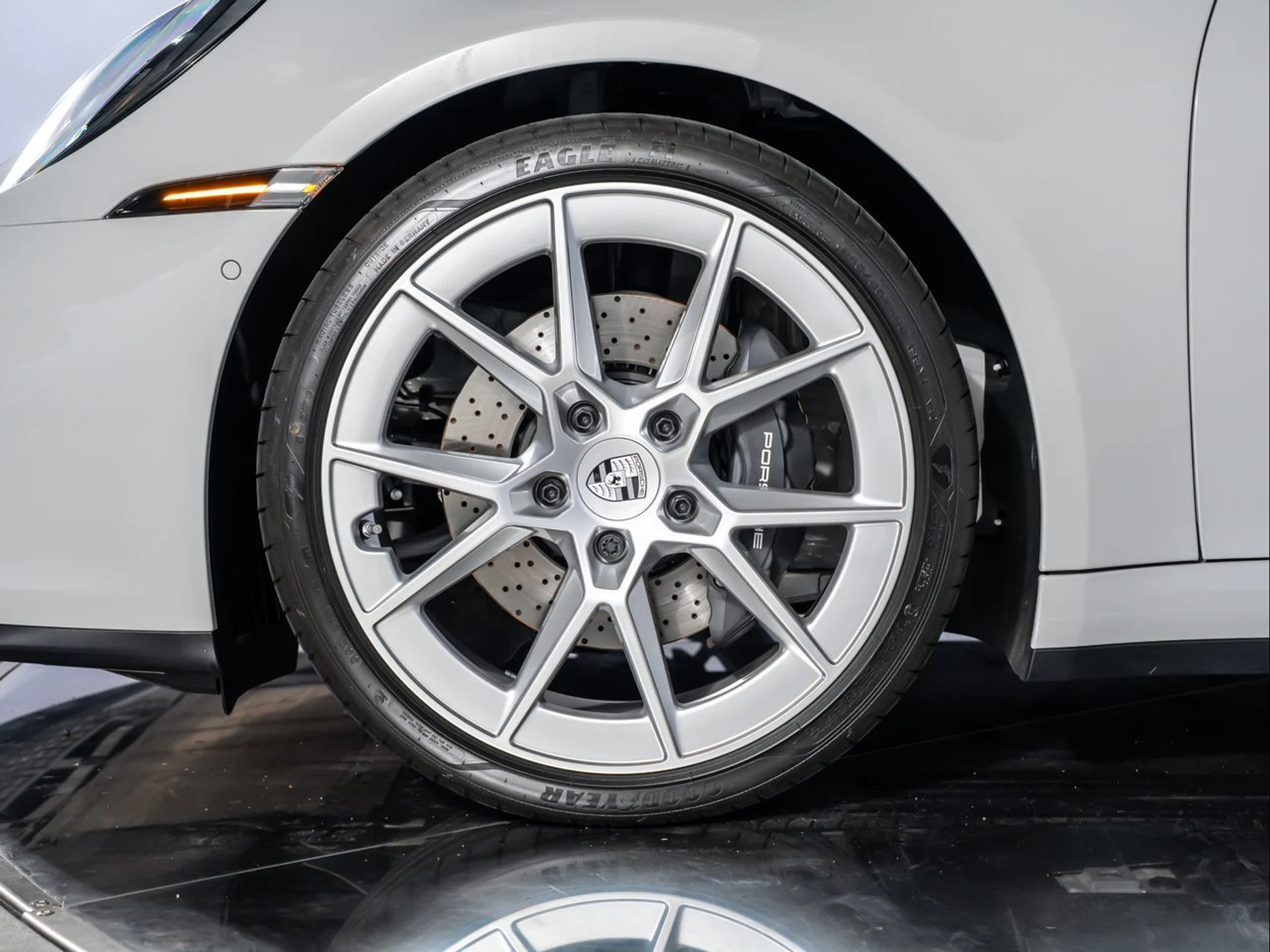 mph013_4050296954_7c52058ce3be28672f526c88f234066b_fef3473619