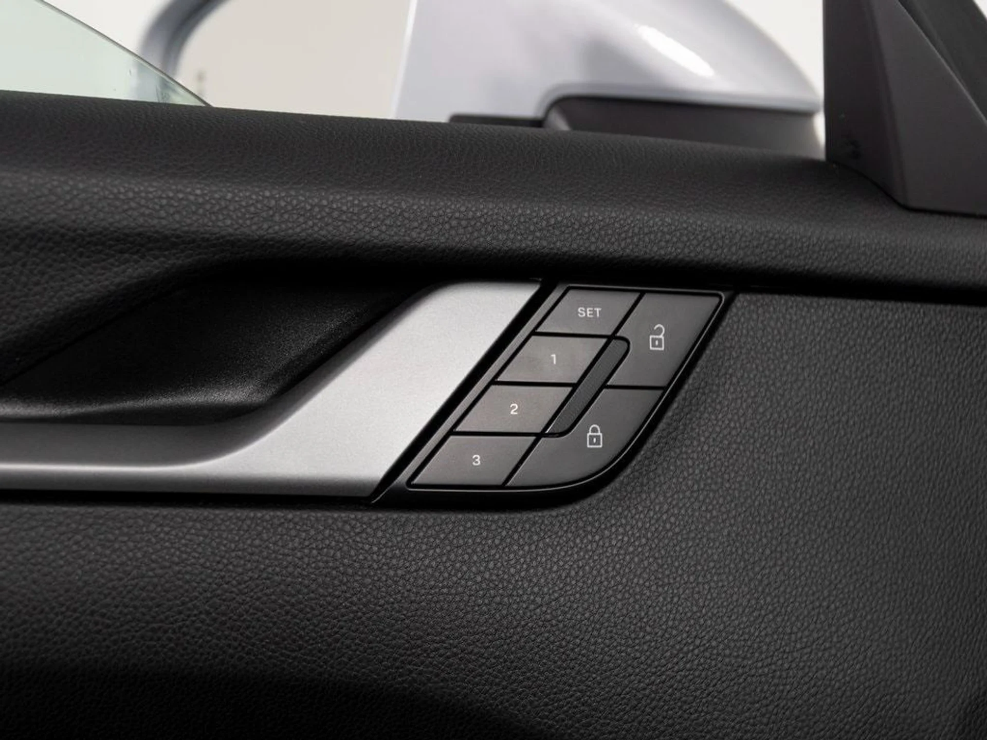 mph013_4052211444_1bdf1fadb44514efe2d266f4409bf1f1x_b8ab4e715d