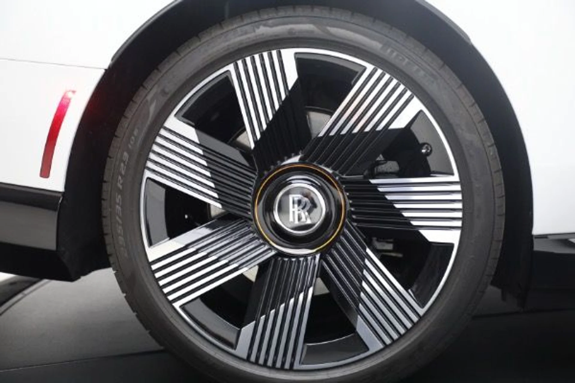 mph013_4053384918_Used_2024_Rolls_Royce_Spectre_2a8f190812