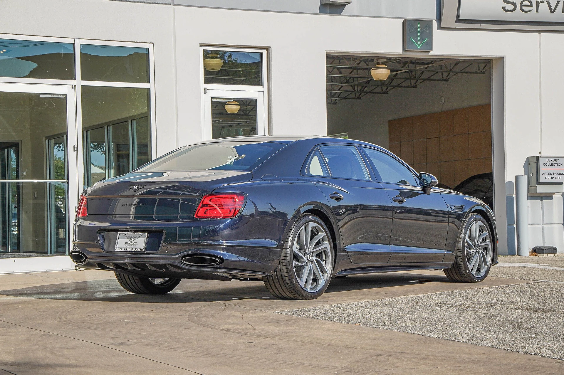 mph013_4054043072_Hi_Tech_Luxury_Imports_LLC_SCBBR_6_ZGXTC_023888_image_13_81f1b3cf62