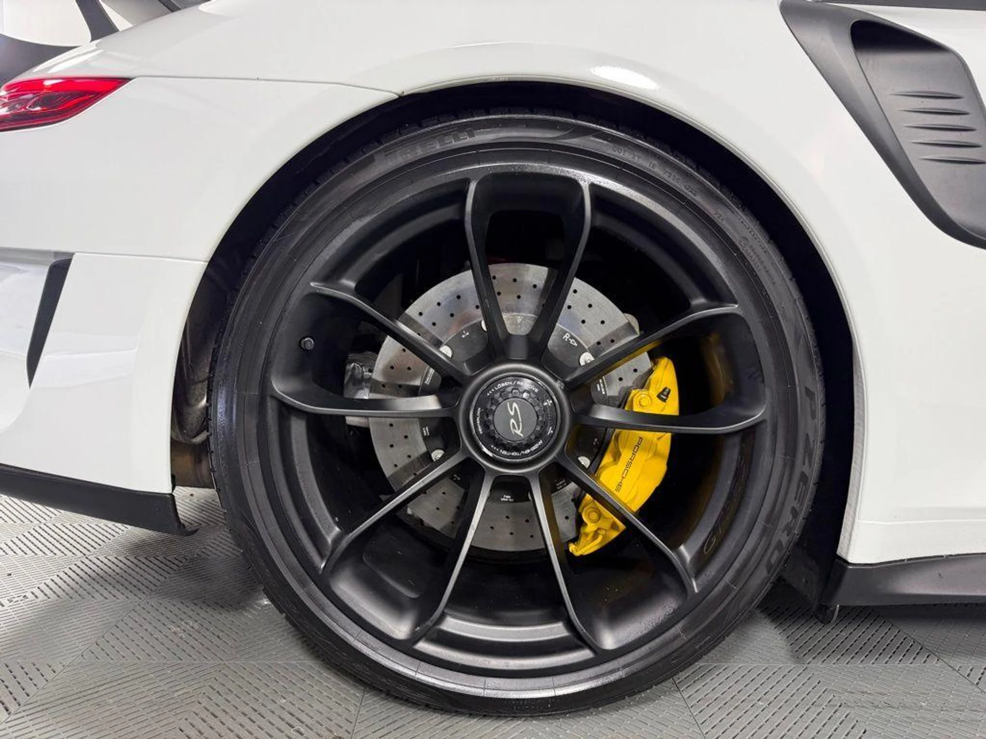 mph013_405712765_Rt_C6_Uvn_L_Tle_UO_5_Qq_LP_Oo0_F_Fd_OM_6f2e6993ac