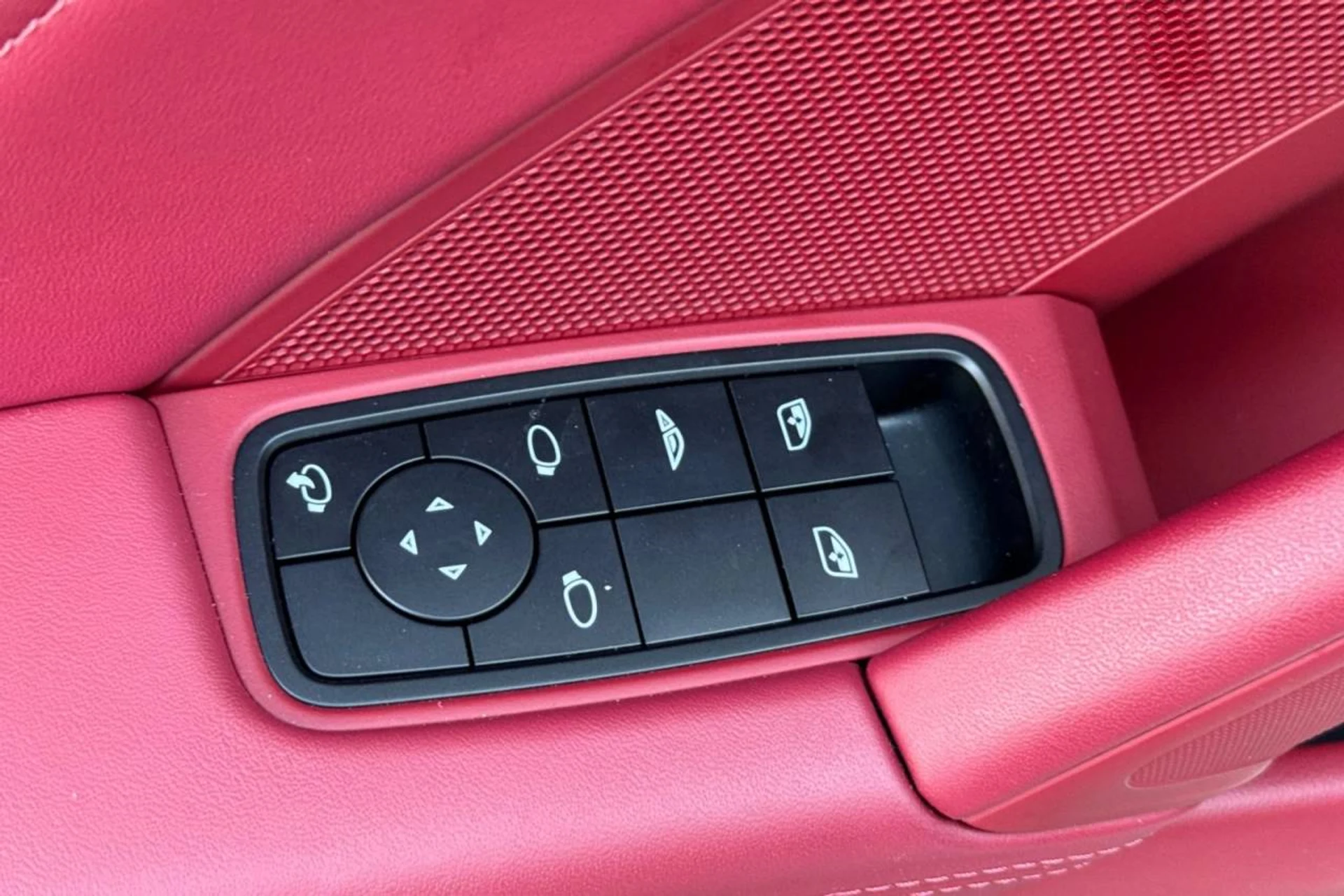 mph013_4072323259_1280_b66e00830a