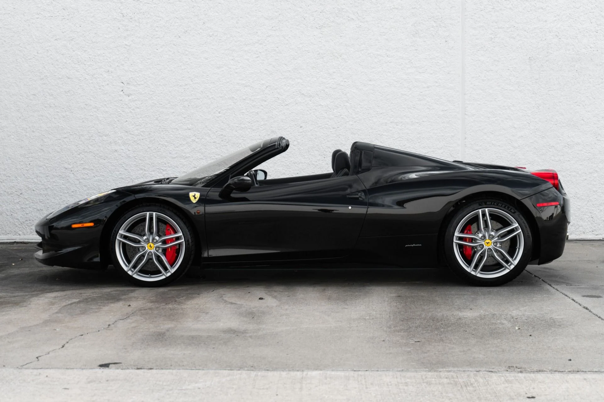 mph013_4073936494_Used_2013_Ferrari_458_Spider_1774392856_6f28c48546