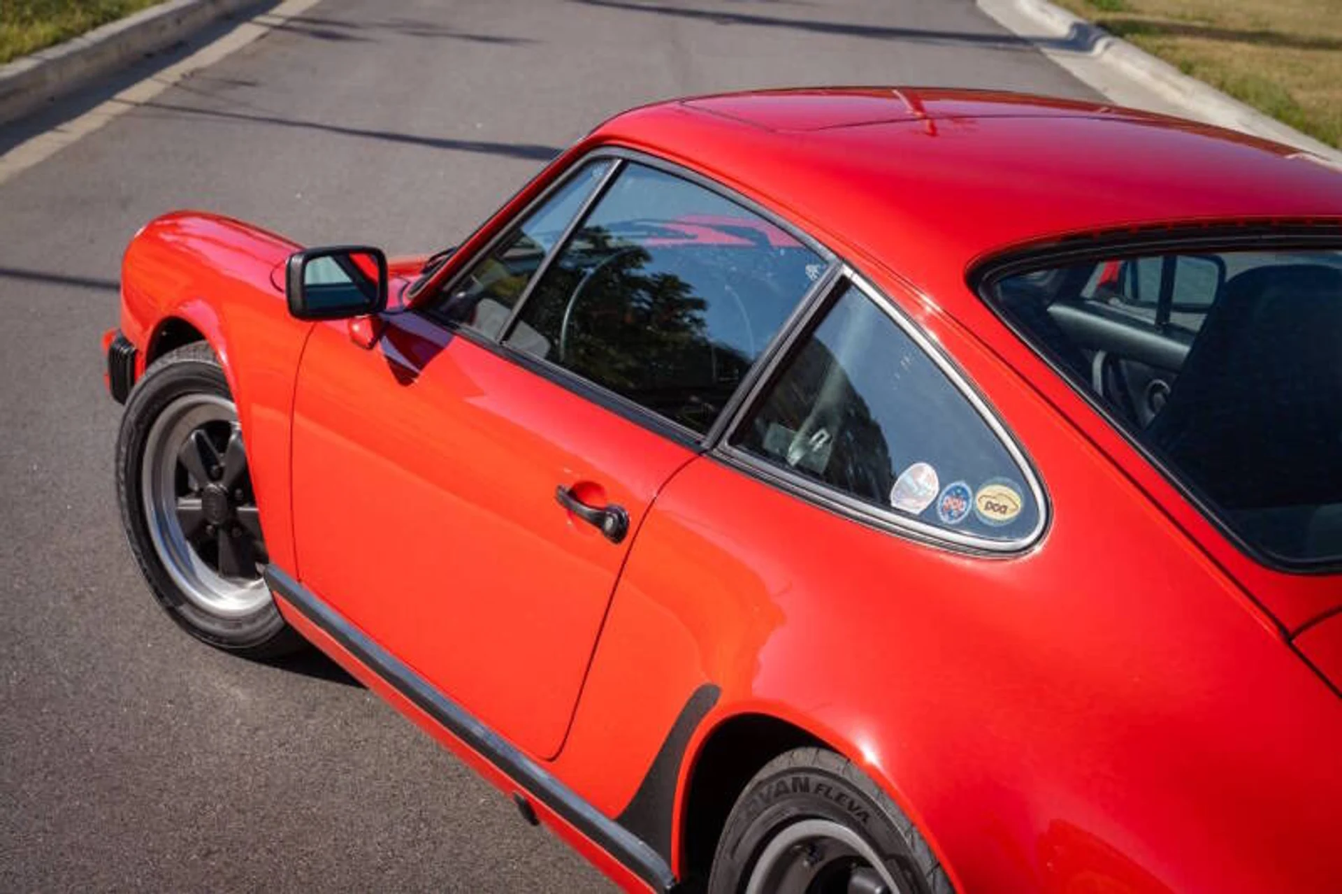 mph013_4078273692_1985_porsche_911_carrera_2dr_coupe_298e04da40