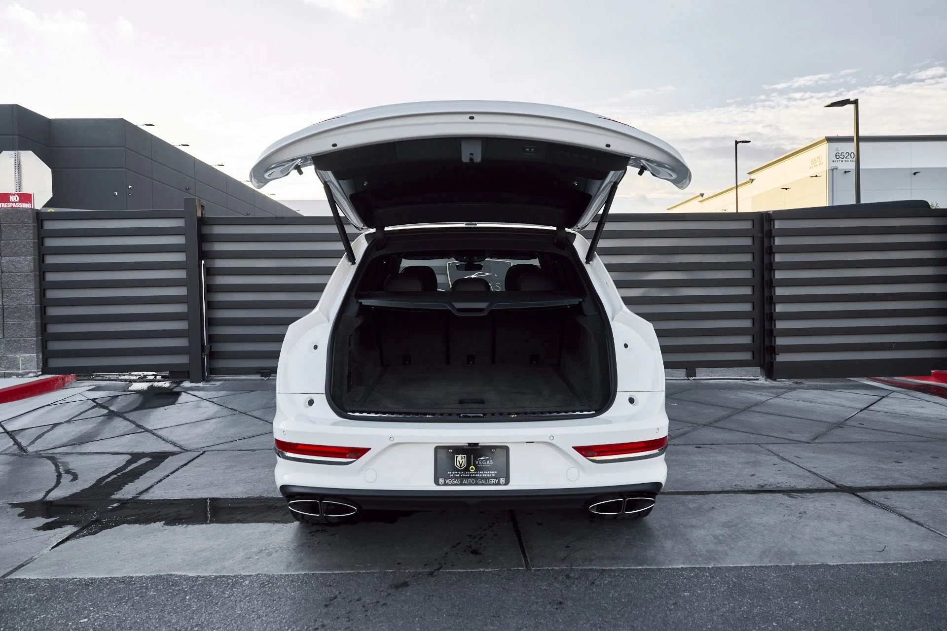 mph013_4079844169_Used_2022_Bentley_Bentayga_V8_1768246097_b8f319b3e6