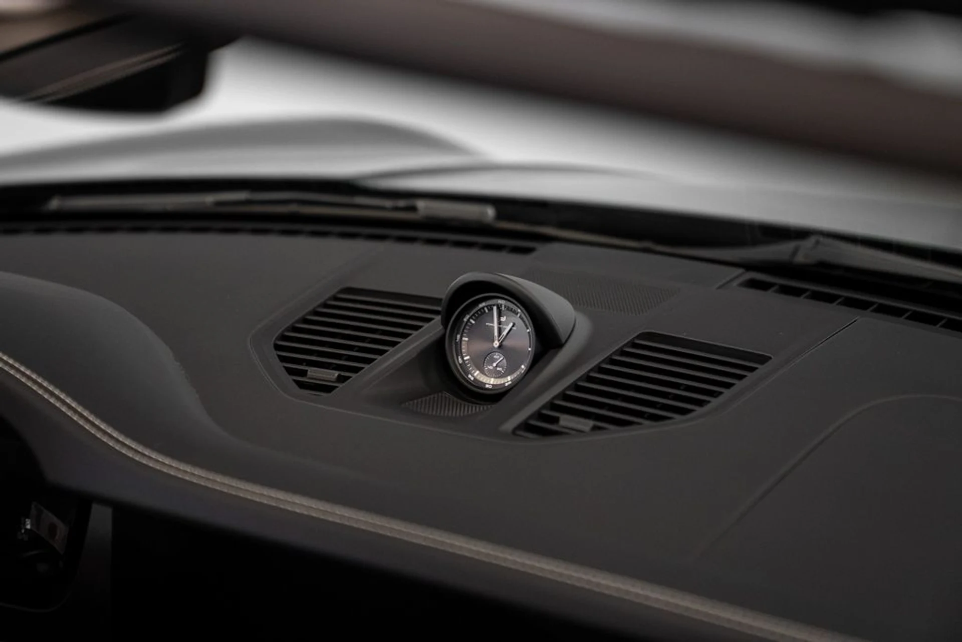 mph013_4081644195_porsche_911_2026_jpg_v_1783105410_a894777b50
