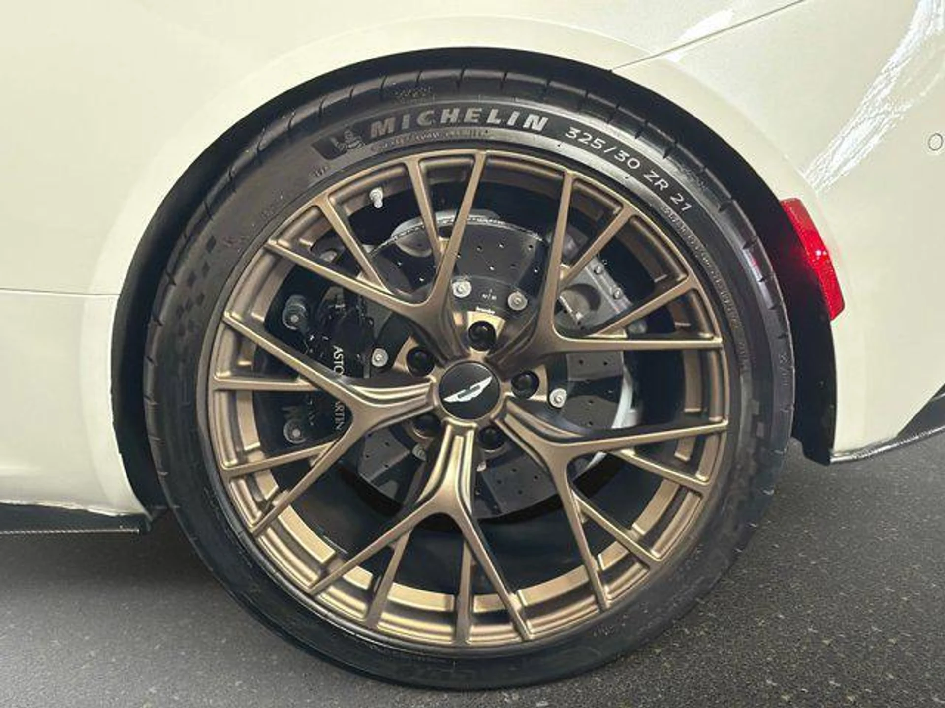 mph013_4095499915_7q_Z_Zo_H_Wh_B_Ib_Rc_BFQ_Mqsd_Lo0iz_I0_60caad93ff