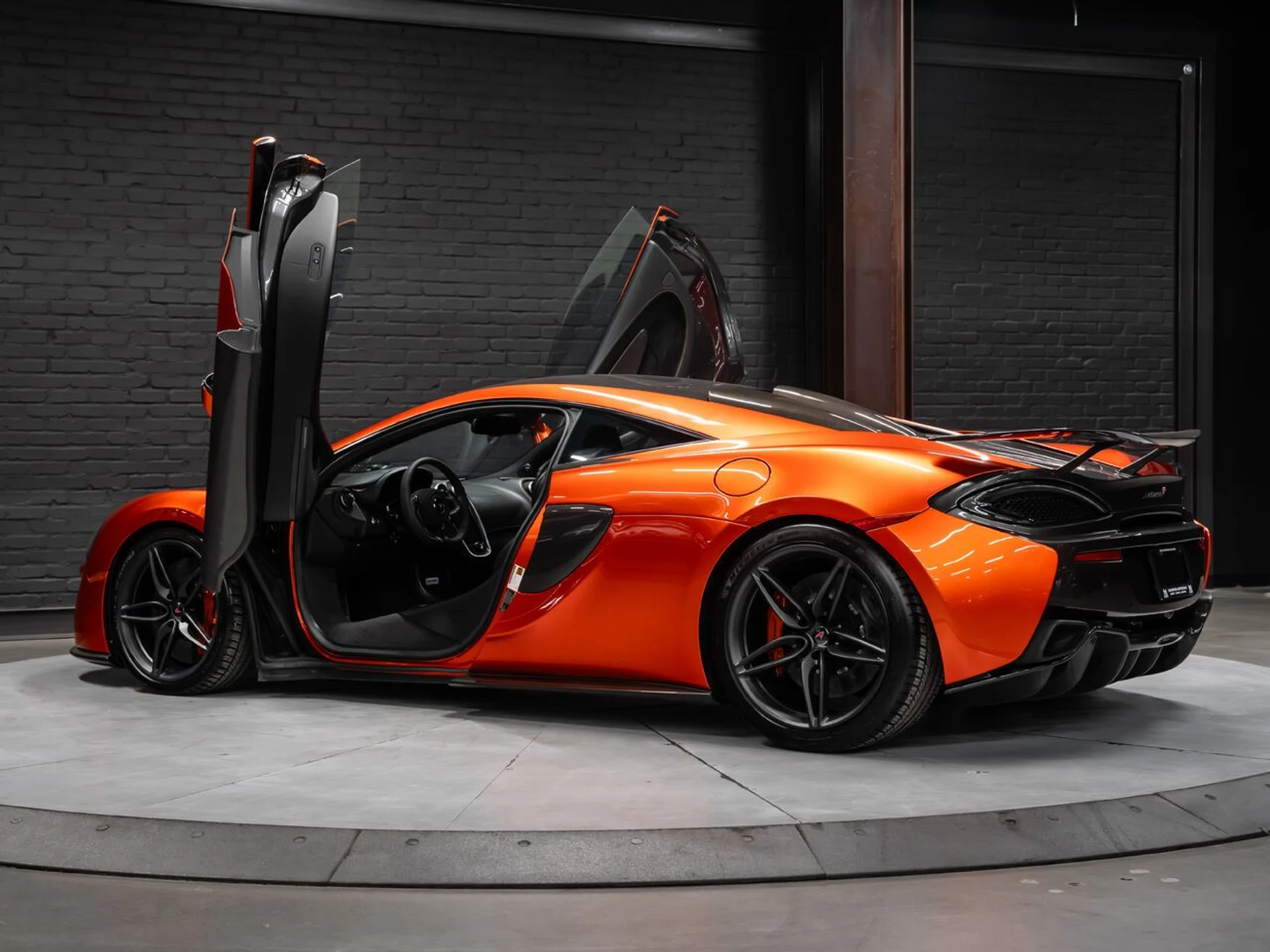 mph013_4095955684_mclaren_570s_2017_57c79e1835