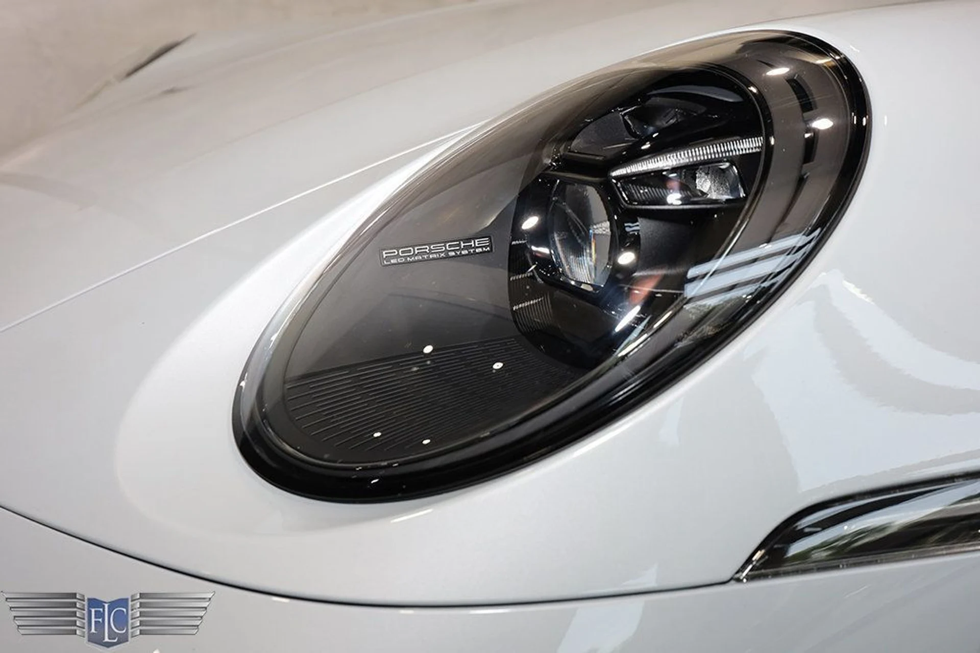 mph013_4095973458_used_2025_porsche_911_turboscabriolet_9689_23038395_14_1024_e0ce76c186