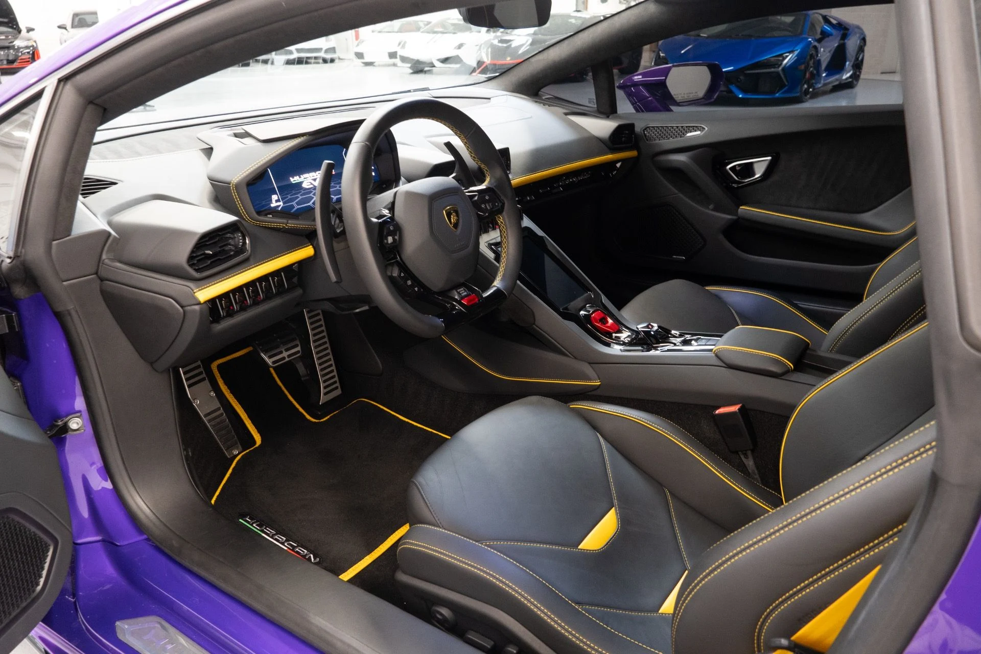 mph013_4101238521_Used_2023_Lamborghini_Huracan_EVO_1759348763_0445dadba2