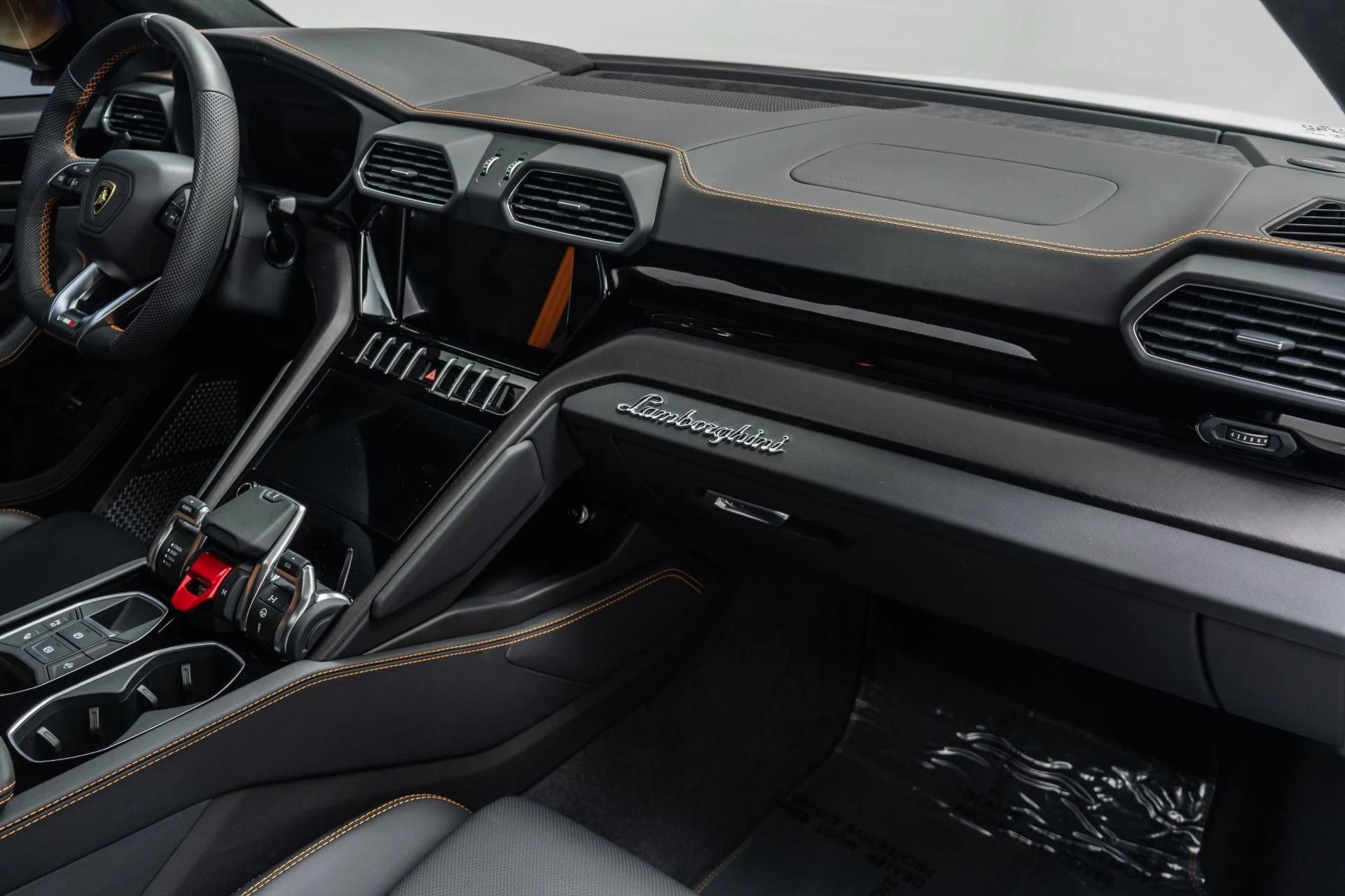mph013_4101753856_Used_2022_Lamborghini_Urus_1778007764_49805cc0f4