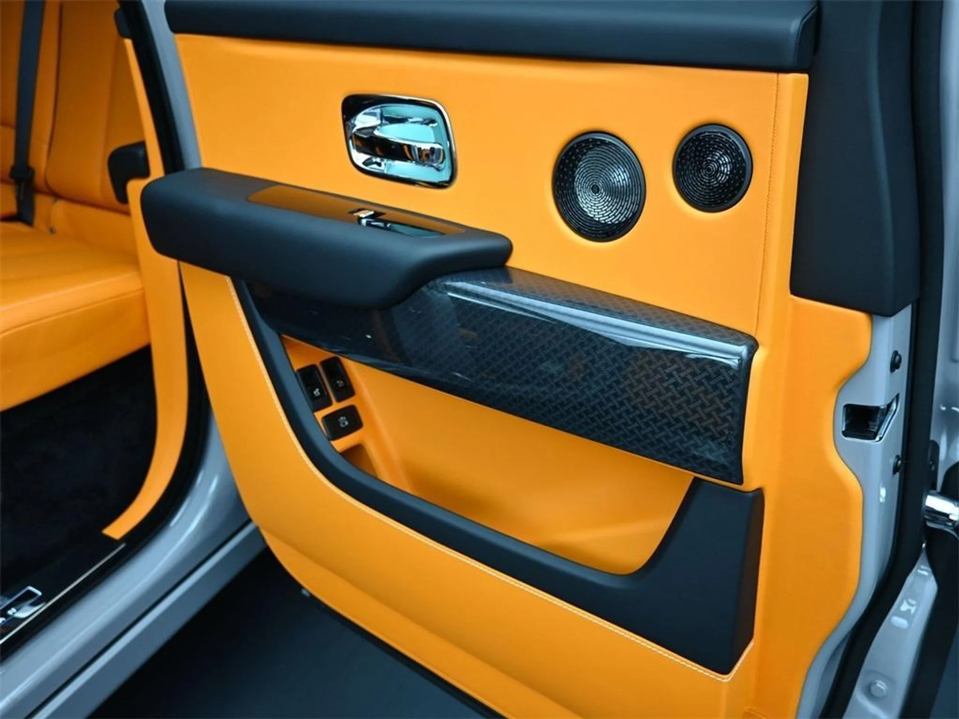 mph013_4102456019_av_E_6nkz_E_Bg_Sq_Omd_S_Pas_Yxyy_W0_5da03cfb93