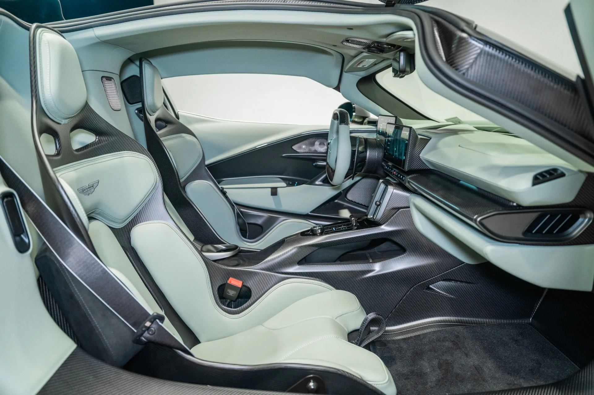 mph013_4104236164_New_2026_Aston_Martin_Valhalla_1790437423_39618cbdde
