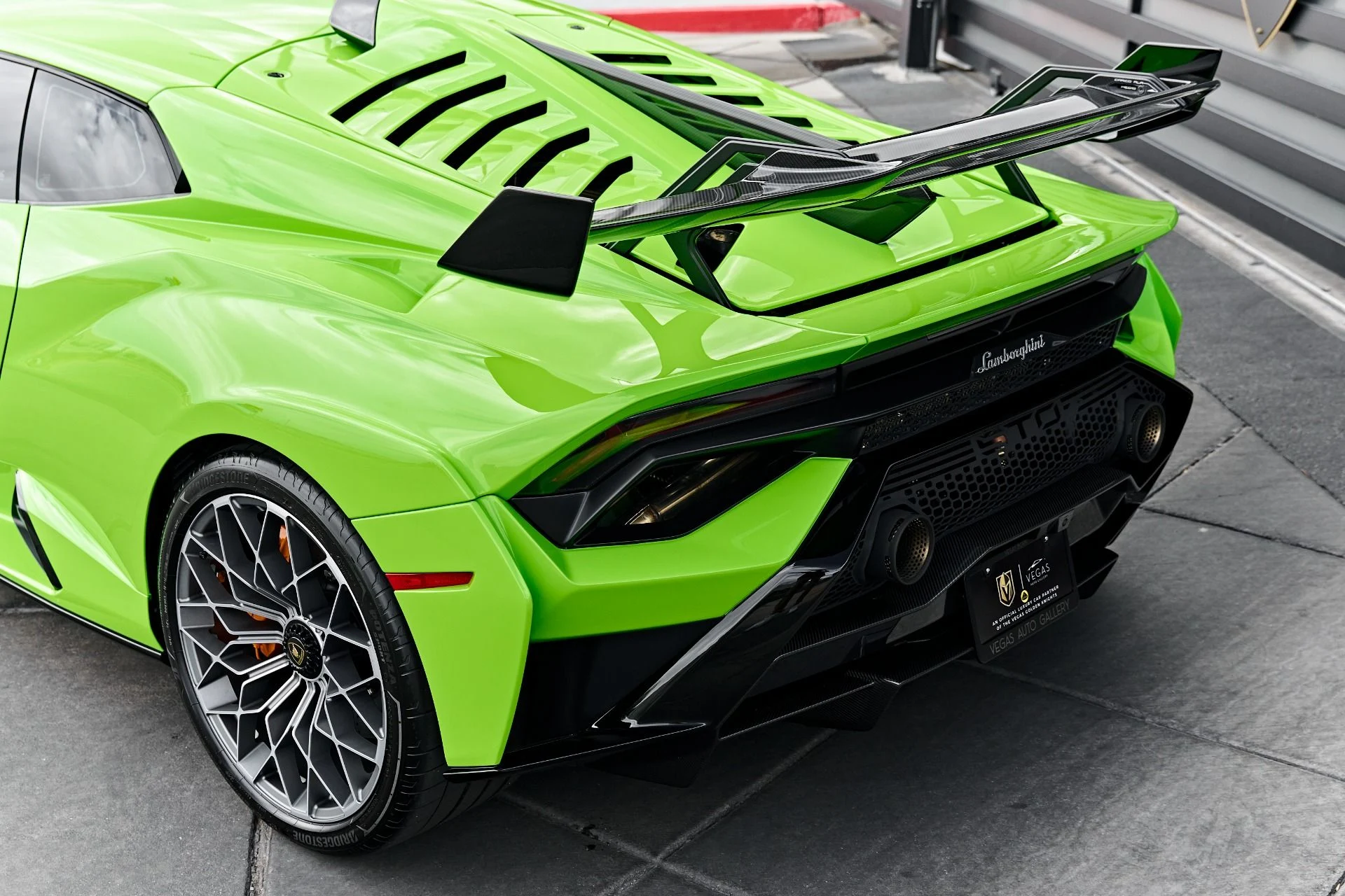 mph013_4111600137_Used_2024_Lamborghini_Huracan_STO_Base_1791998196_43f0ad613c