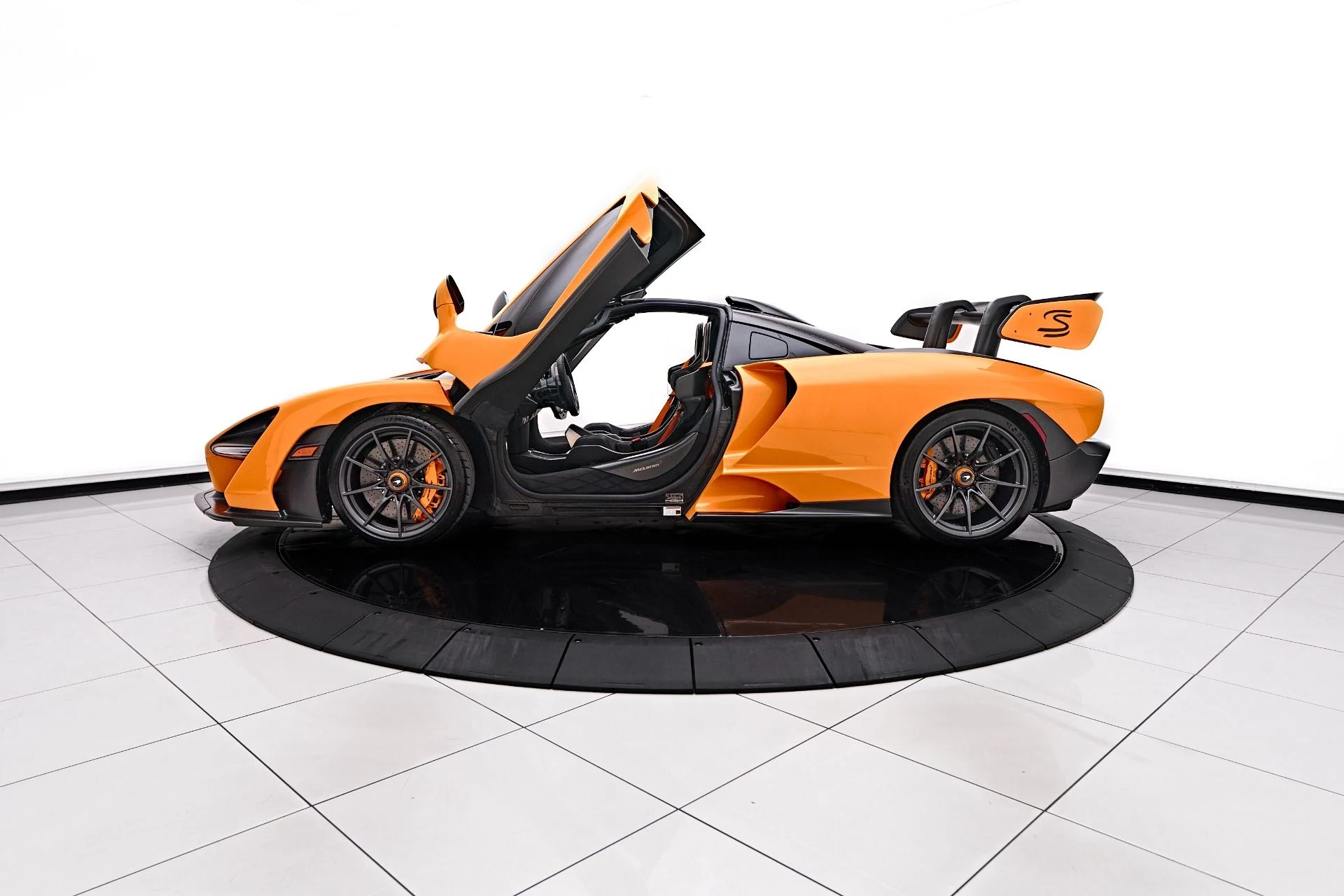 mph013_4116819644_Used_2019_Mc_Laren_Senna_1766598521_3c527667b7