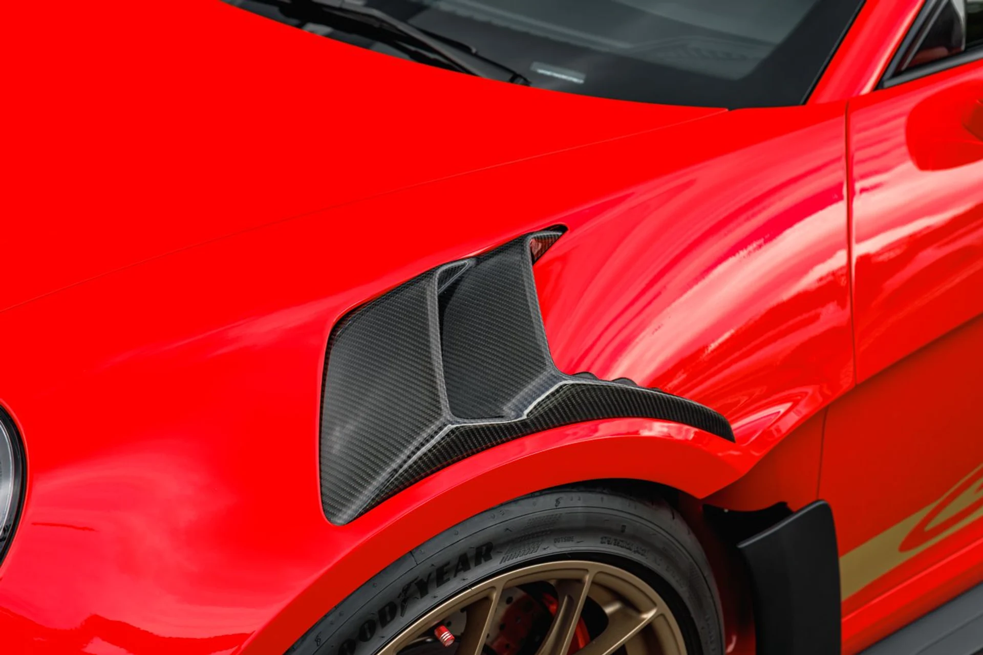 mph013_4126999947_589_p14_l_daf6d45be8