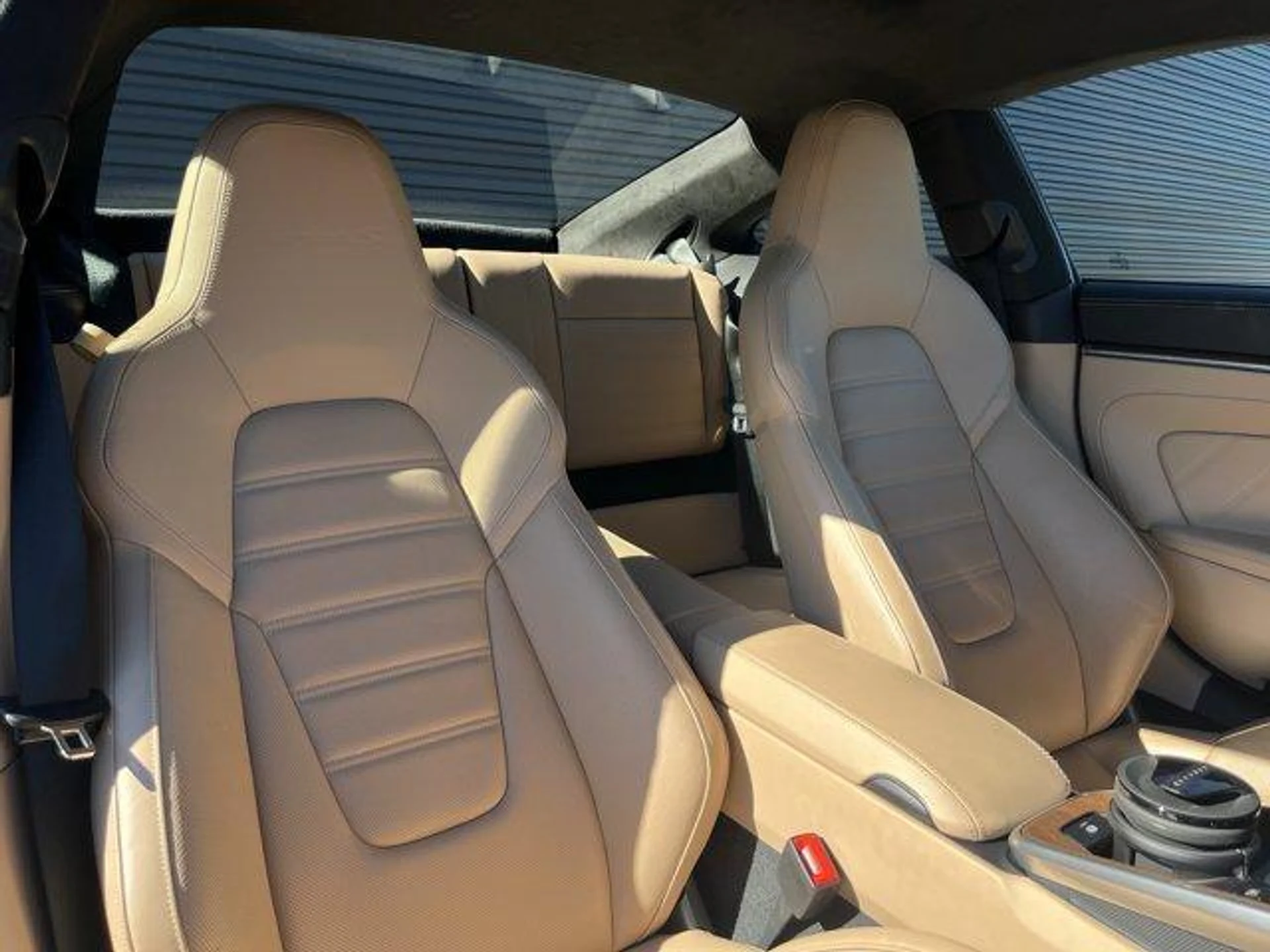 mph013_4128491141_q30_UO_8_W55_6bcp_MGL_7bz1fr_Dr78_5ed67bf7c9