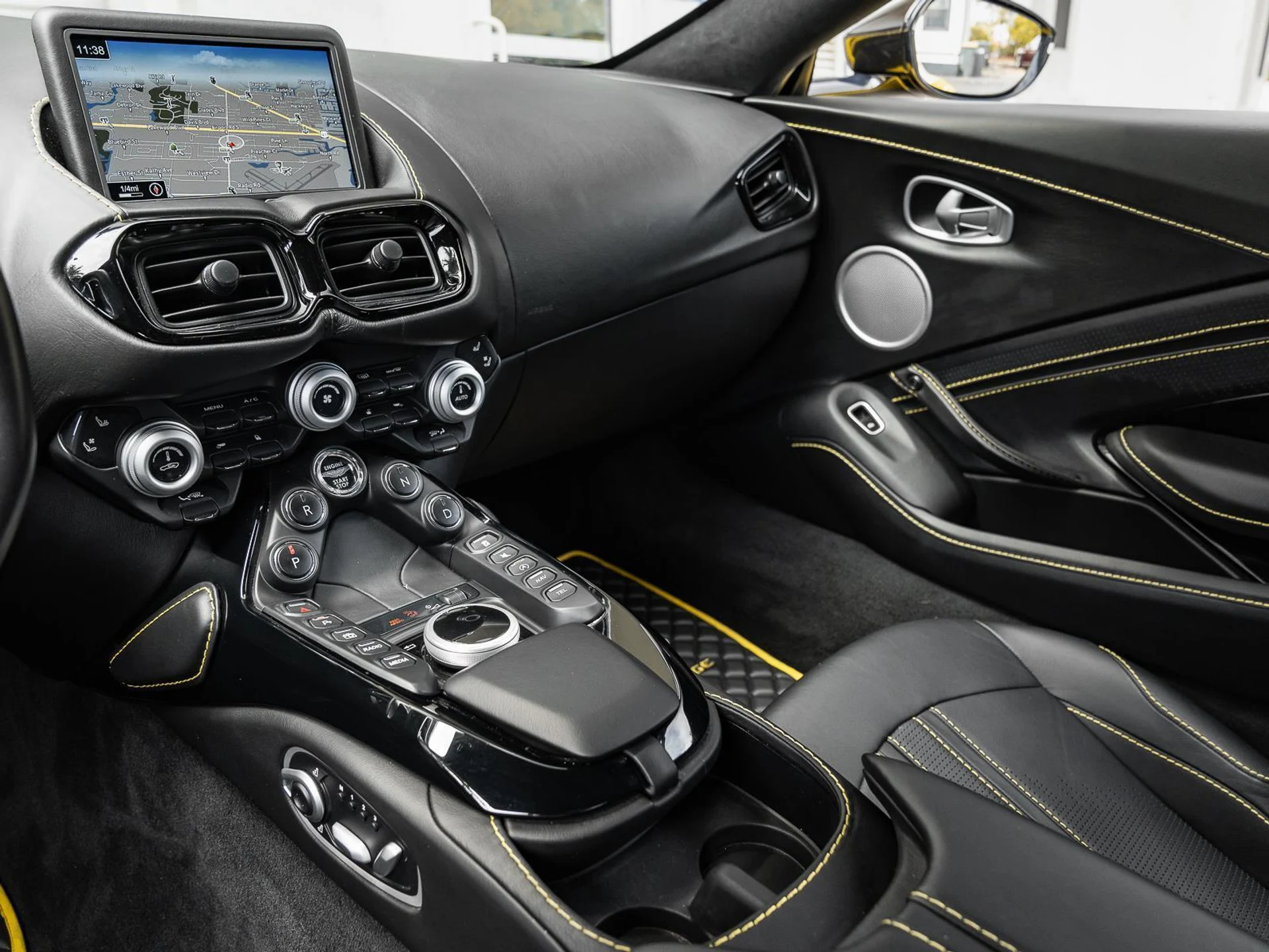 mph013_4134782958_Used_2020_Aston_Martin_Vantage_Coupe_1775769063_08e3626c38