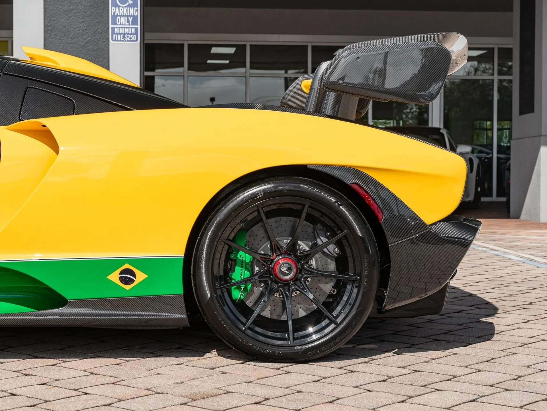 mph013_4136913187_Used_2019_Mc_Laren_Senna_1757779896_bb6b72014b